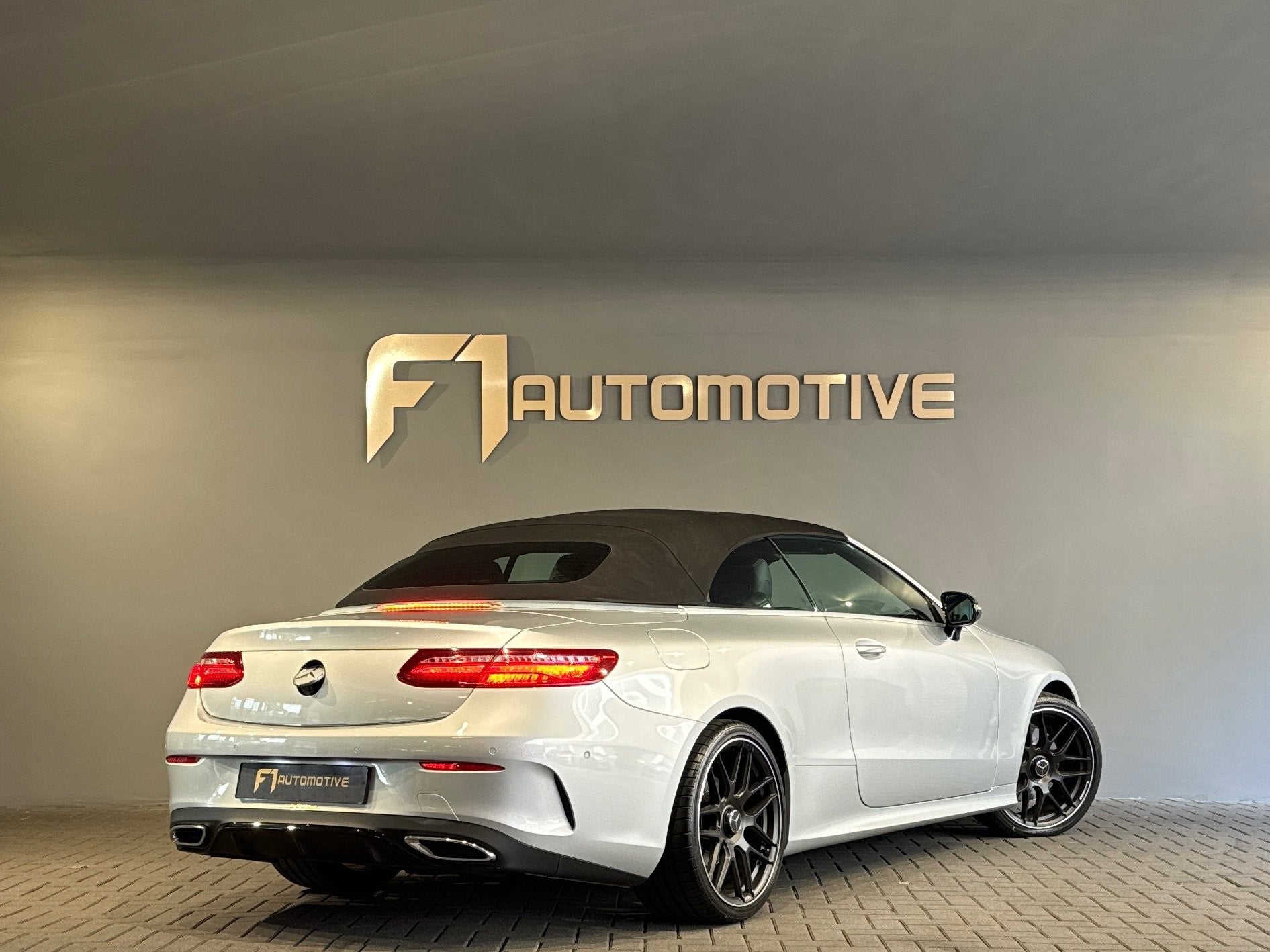 Mercedes-Benz E-klasse Cabrio 220 d Premium+ AMG Memory|HuD, Auto's, Mercedes-Benz, Automaat, 1730 kg, Achterwielaandrijving, 4 cilinders