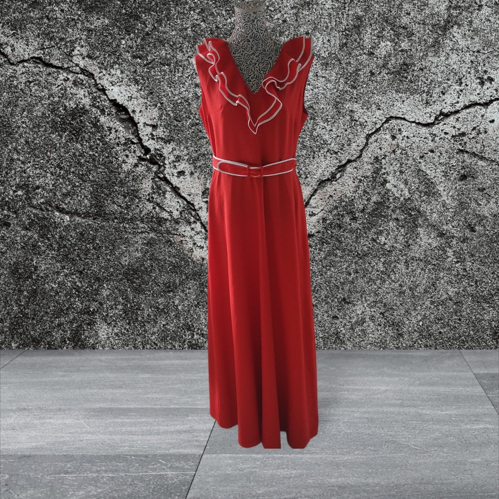 Rode maxi jurk met witte ruches, maat L, Kleding | Dames, Jurken, Ophalen, Zo goed als nieuw, Maat 42/44 (L), Rood
