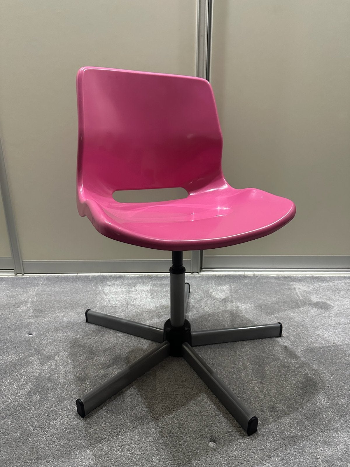Roze bureaustoel, in hoogte verstelbaar, Ophalen, Gebruikt, Roze, Bureaustoel