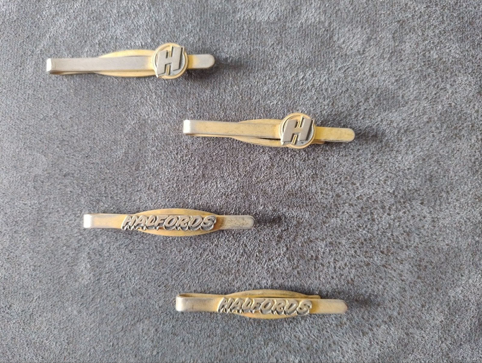 4 dasspelden, Halfords, Ophalen