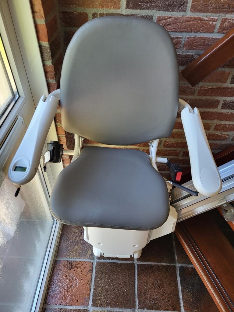 Otolift traplift, Ophalen, Gebruikt