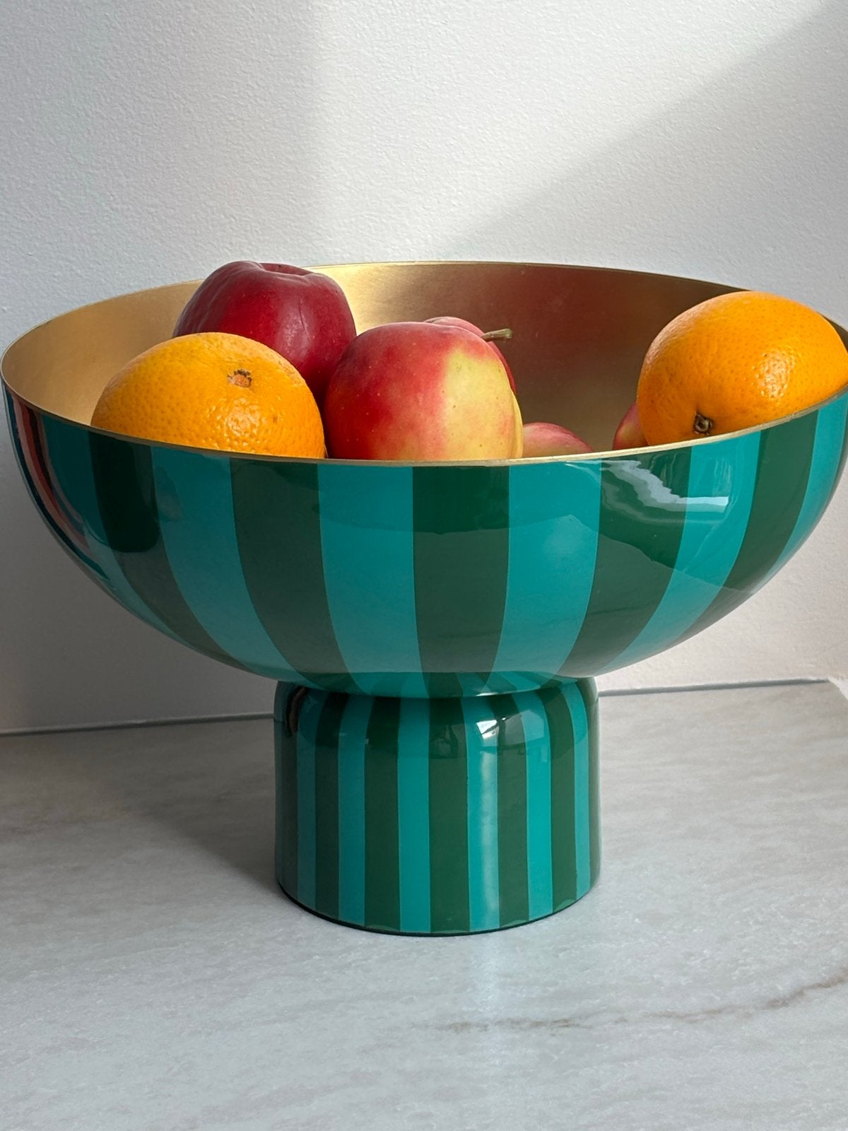 Studio Pip grote decoratieve schaal op voet, groen gestreept, Op voet, Schaal, Rond, Ophalen of Verzenden