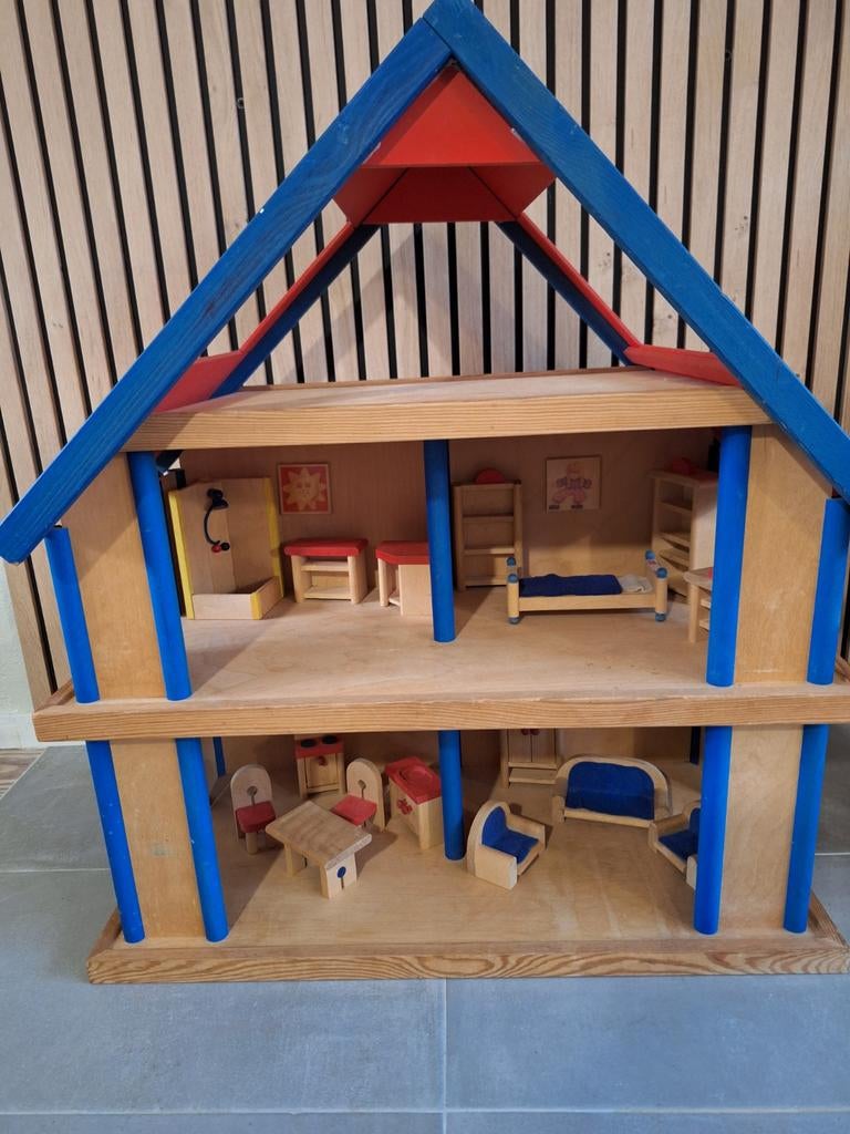 Houten poppenhuis met meubeltjes, Kinderen en Baby's, Speelgoed | Poppenhuizen, Ophalen of Verzenden, Poppenhuis