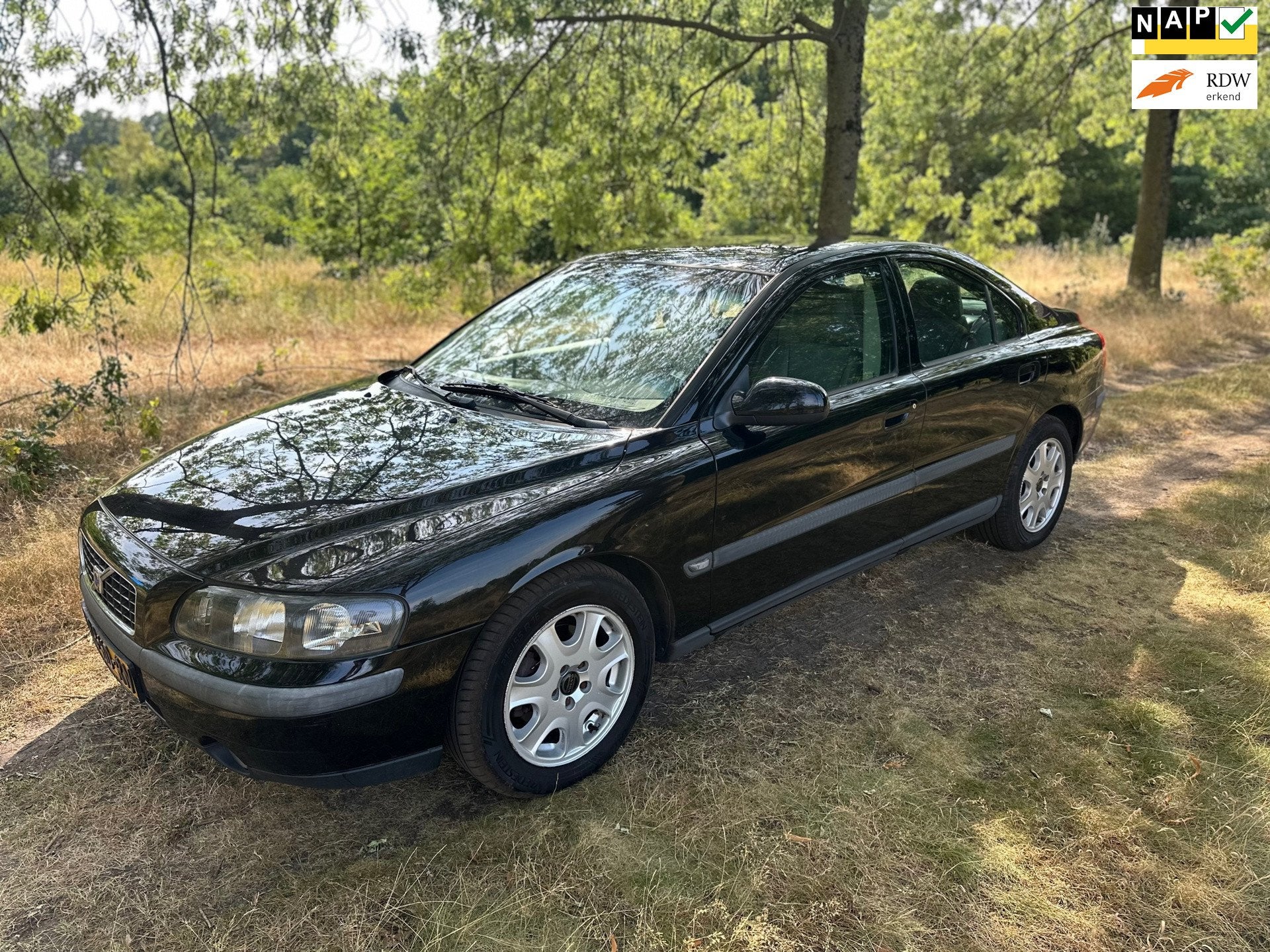 Volvo S60 2.4 apk t/m 17-07-2027, Auto's, Volvo, Voorwielaandrijving, Gebruikt, S60, Zwart