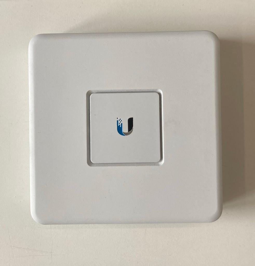 Ubiquiti Unifi Security Gateway (USG), Ophalen of Verzenden, Zo goed als nieuw