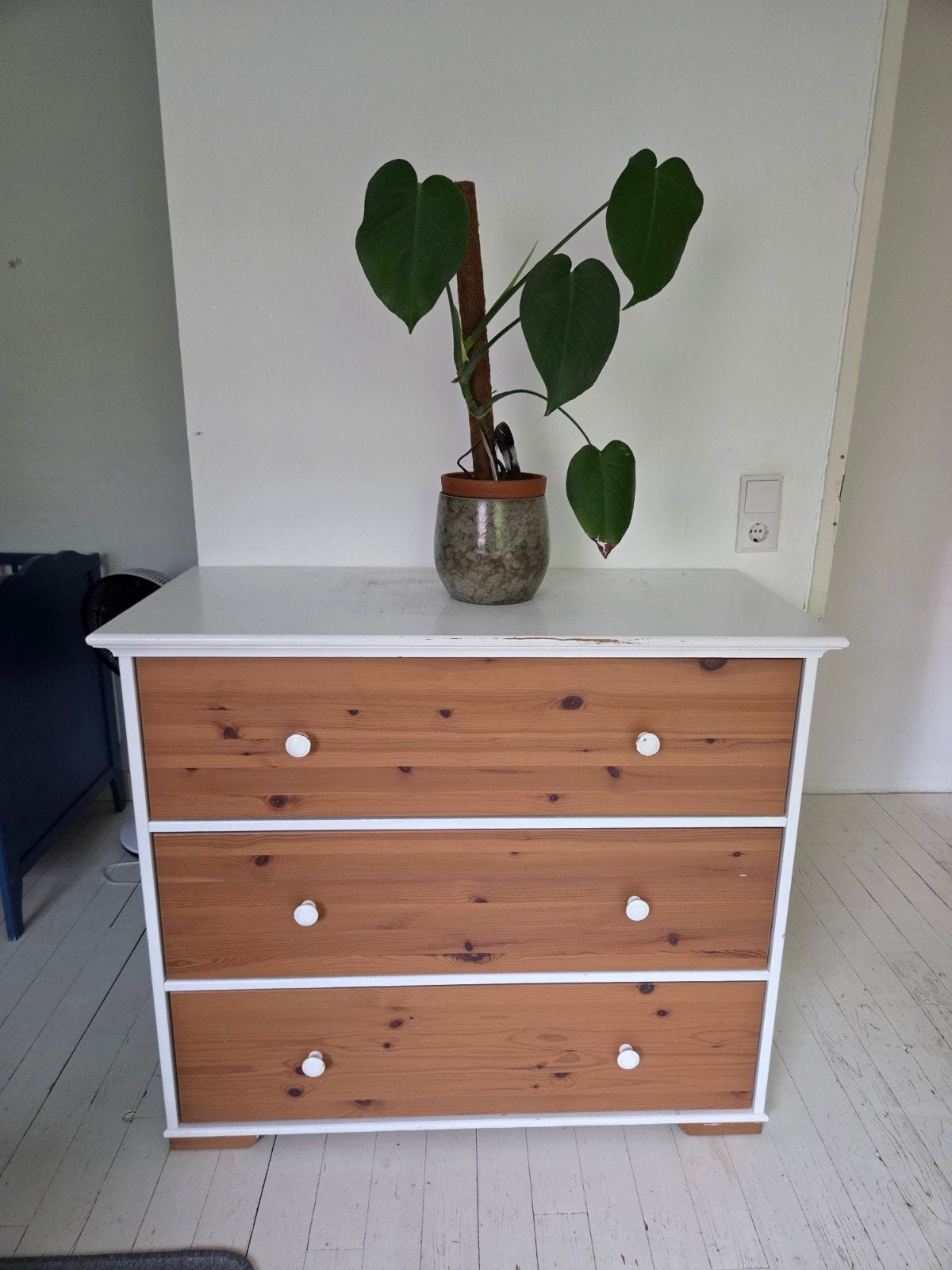 Massief houten ladekast / commode, Huis en Inrichting, Ophalen, Gebruikt, 100 tot 150 cm, Landelijk