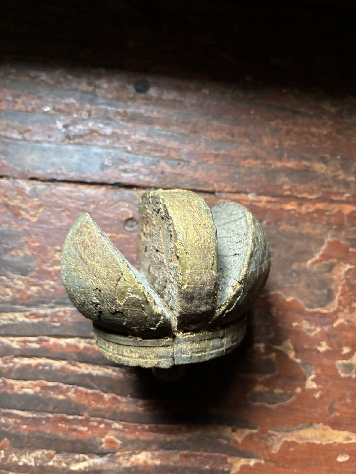 Antiek houten kroontje, Ophalen of Verzenden