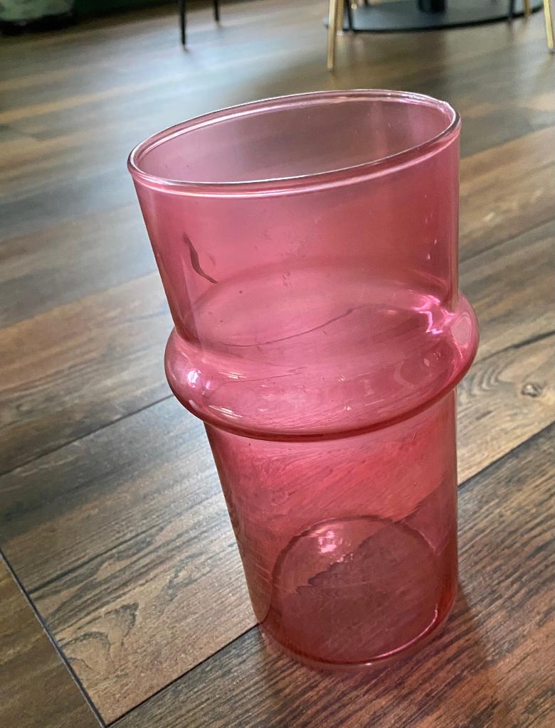 Vaas roze, Gebruikt, Overige kleuren, Ophalen of Verzenden, Glas
