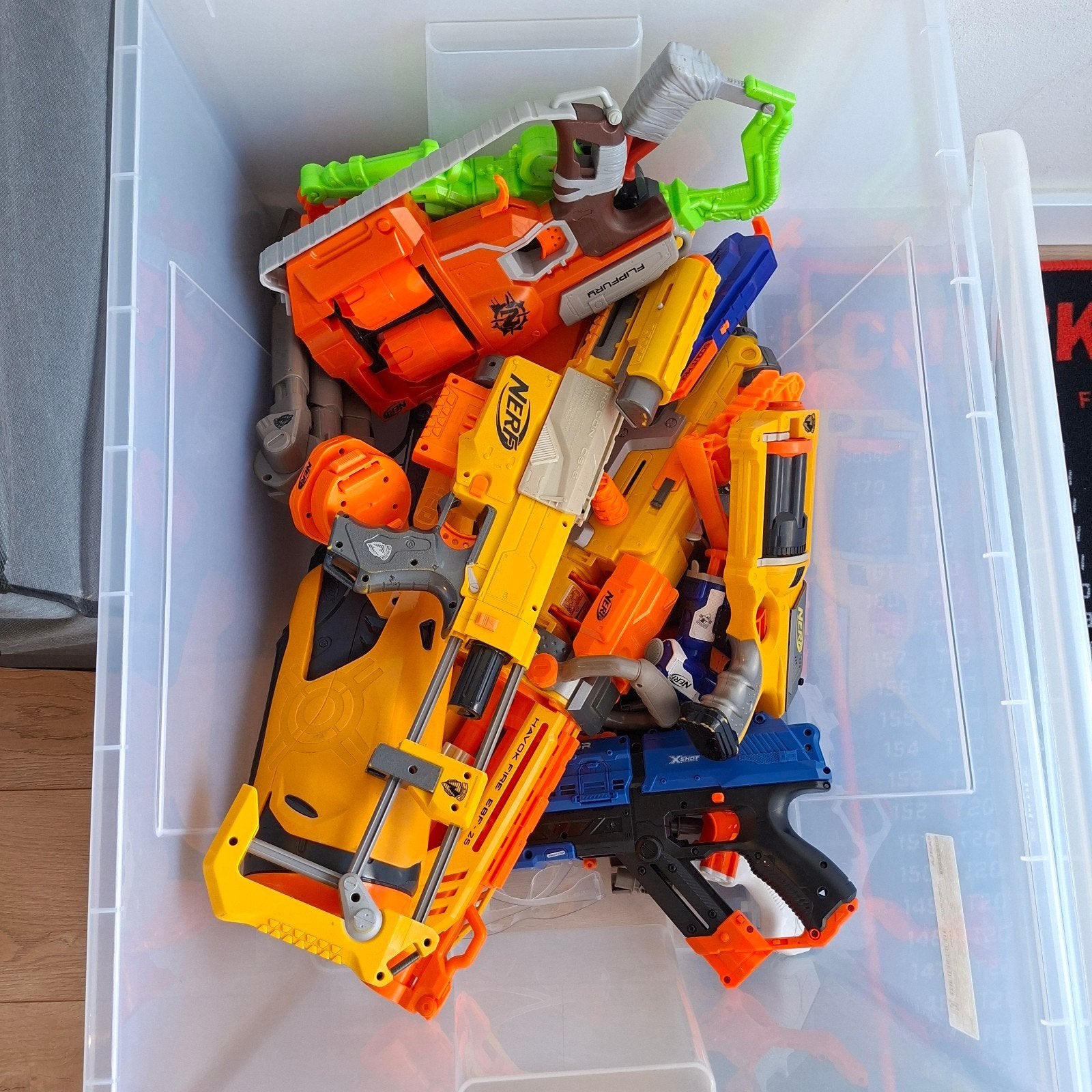 grote bak met nerf geweren, Ophalen