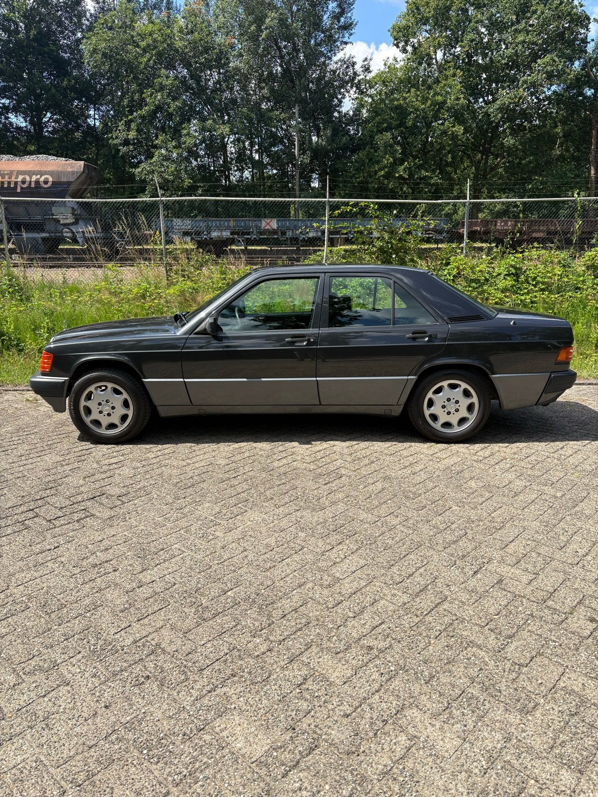 Mercedes-Benz 190-Serie 1.8 E U9 1992 Zwart, Achterwielaandrijving, 4 cilinders, Zwart, Handgeschakeld