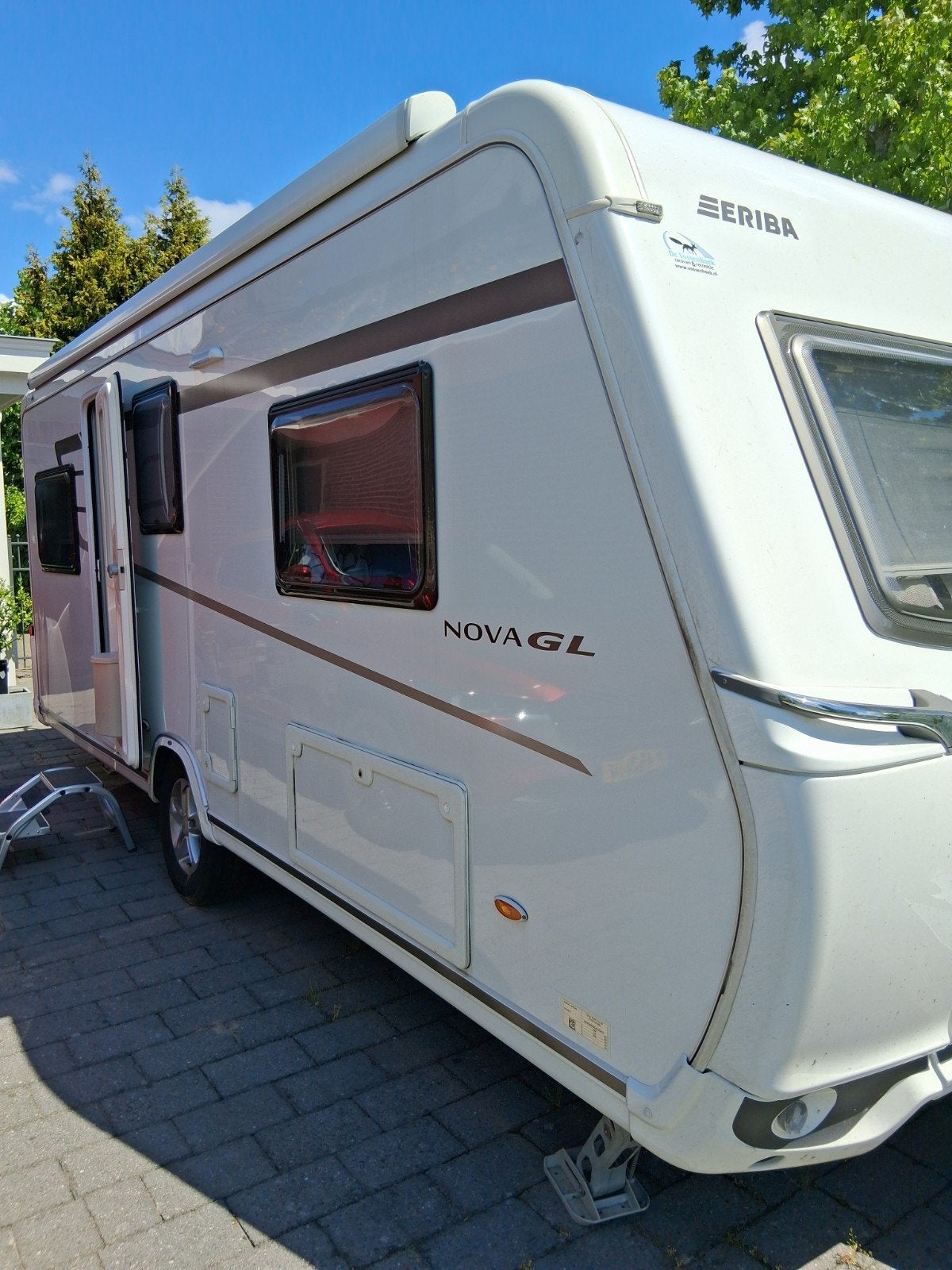 Eriba Nova 530GL uit 2019 op 2000 kg. onderstel., Rondzit, 7 tot 8 meter, Mover, Particulier