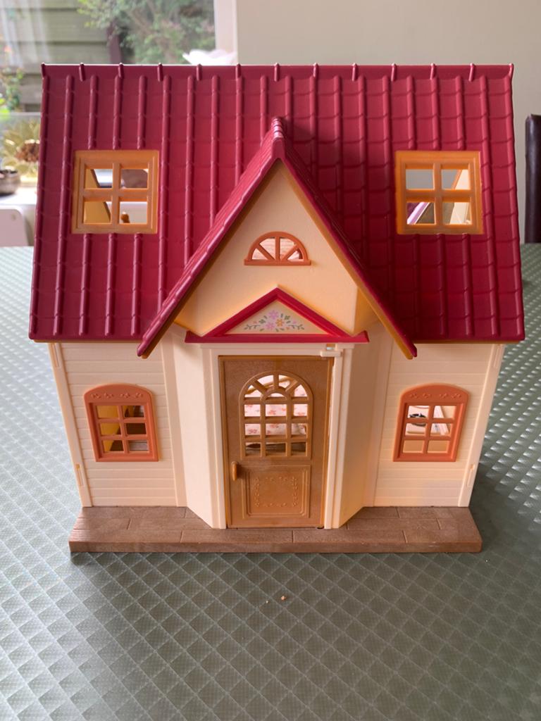 Sylvanian Starters huis met 3 konijntjes, Ophalen of Verzenden, Zo goed als nieuw, Poppenhuis