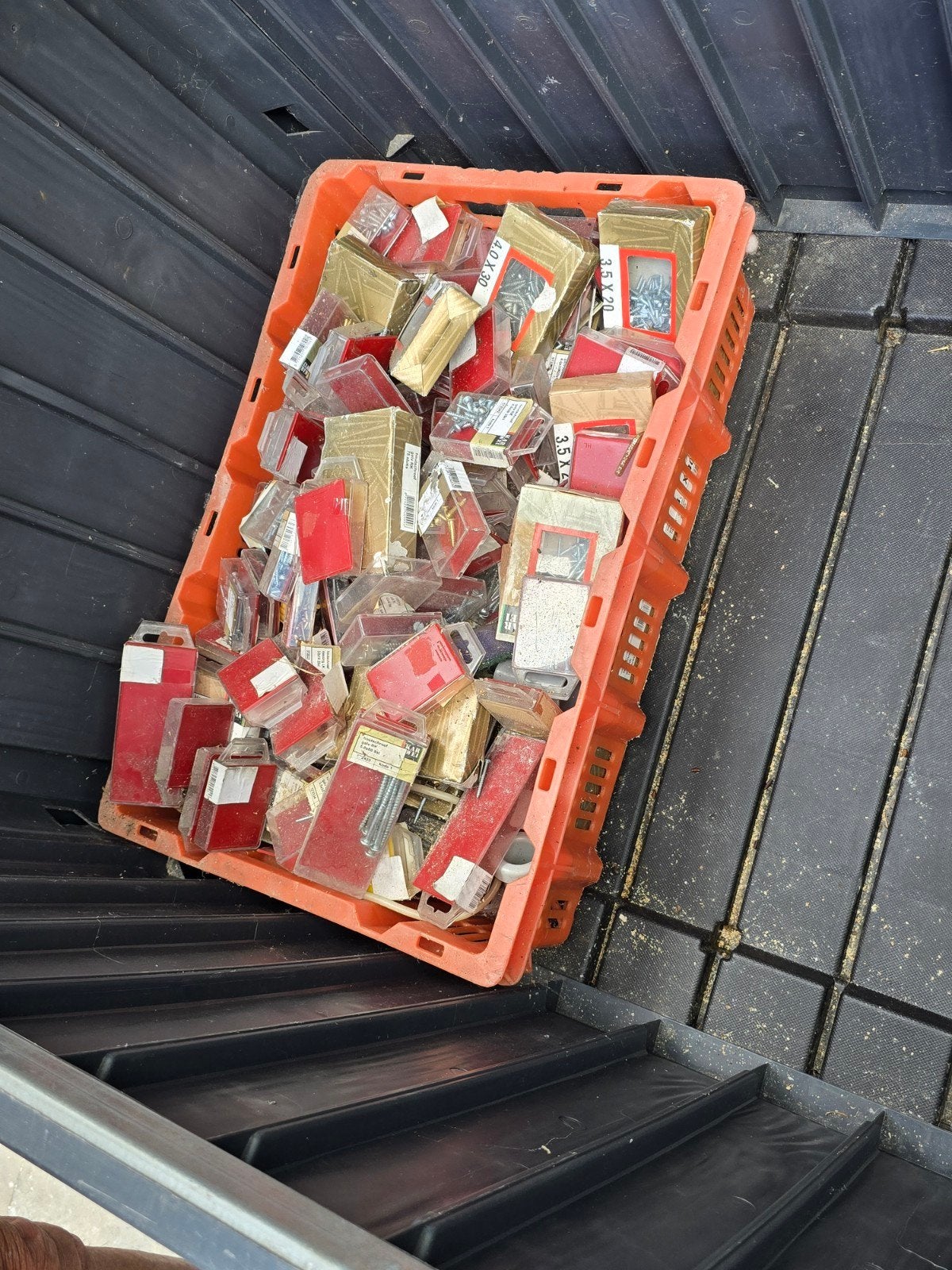 Partij Karwei schroeven, diverse soorten en maten, 13 kg, Ophalen