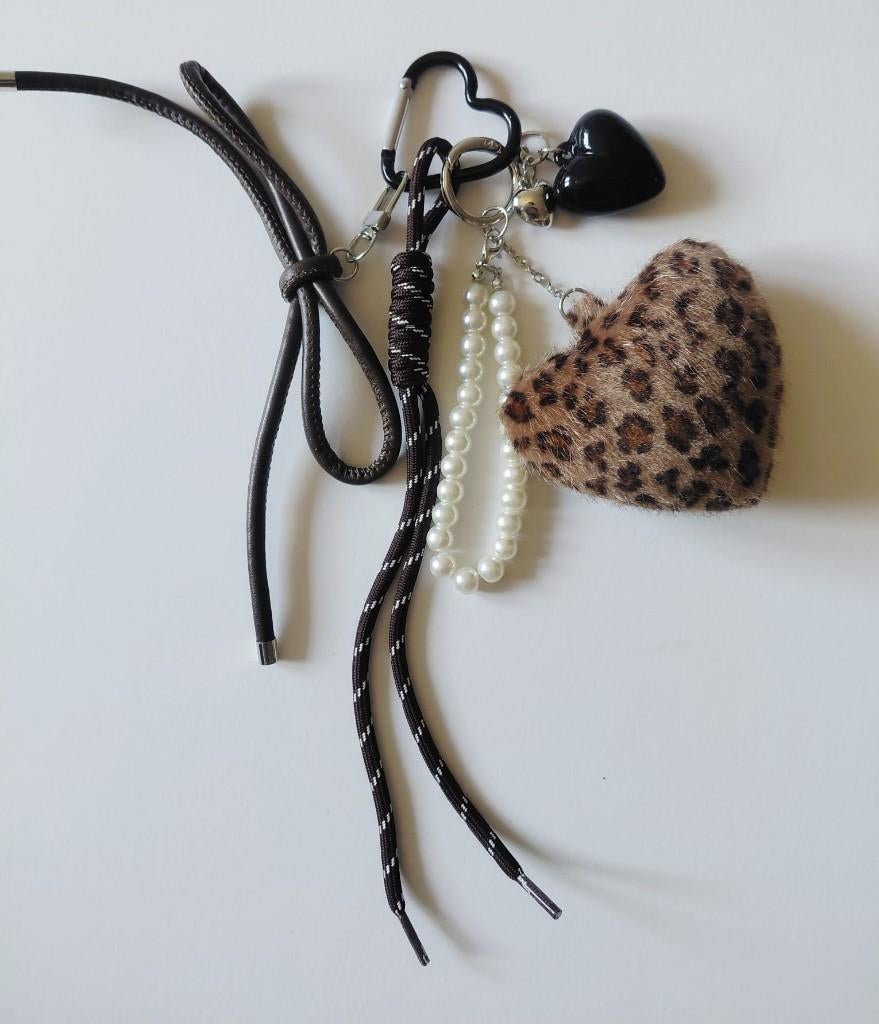Trendy Bag Charm – Luipaard Hart & Parels – NIEUW, Sieraden, Tassen en Uiterlijk, Tassen | Damestassen, Verzenden, Nieuw, Handtas