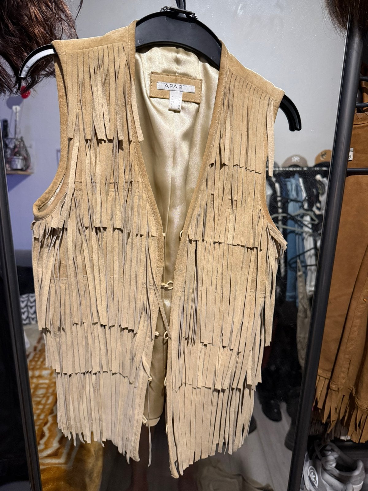 Suede vestje met franjes, Ophalen of Verzenden, Gedragen, Maat 34 (XS) of kleiner, Beige