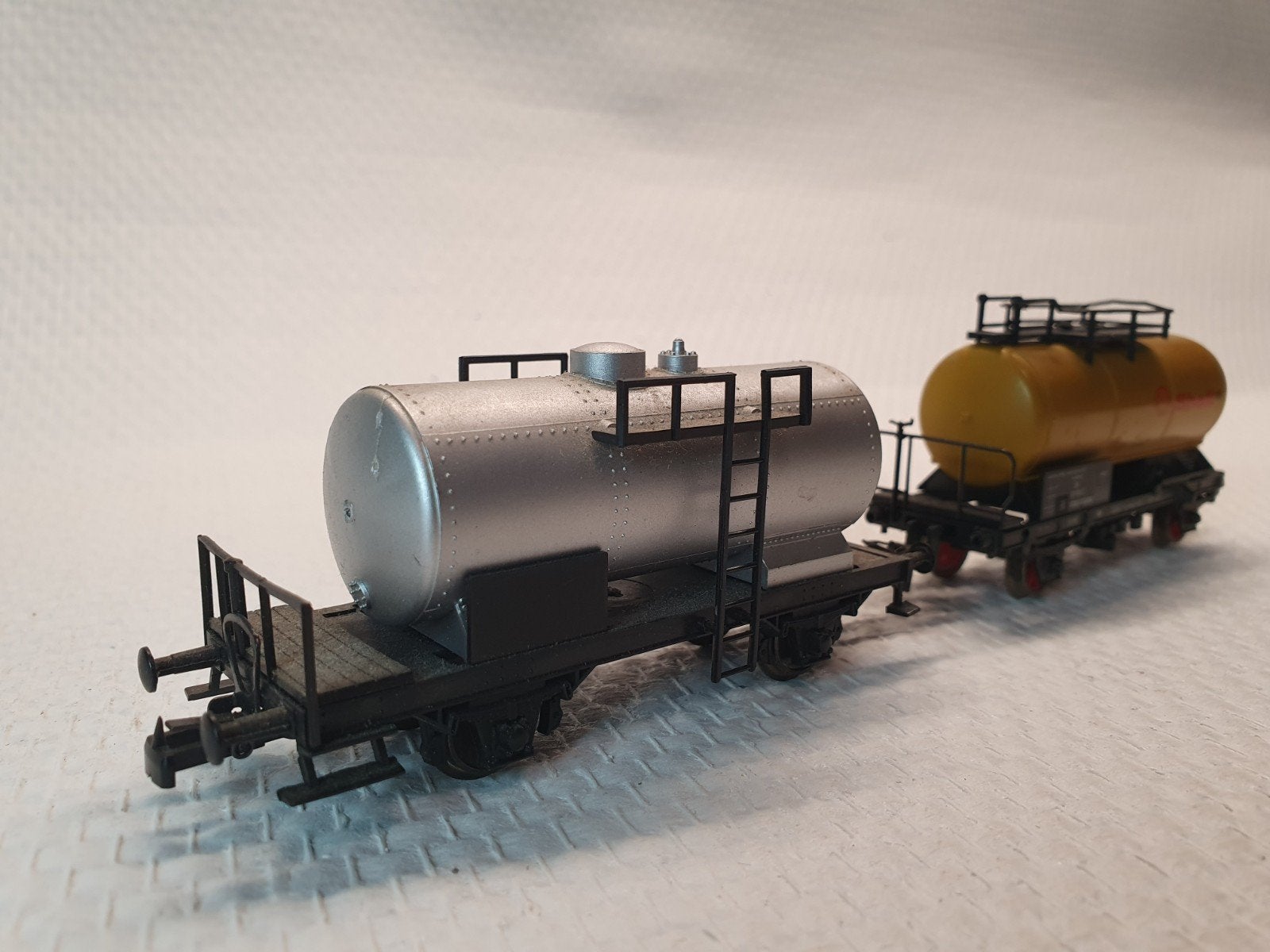 2 Roco HO ketelwagons - Gebruikt, Hobby en Vrije tijd, Ophalen of Verzenden, Gebruikt, Wagon, Roco