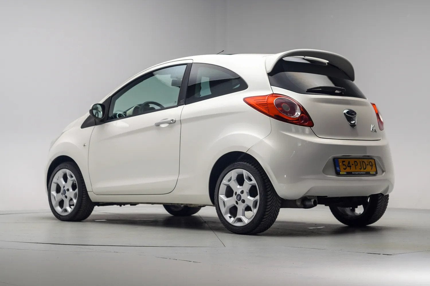Ford Ka 1.2 Titanium X [Clima /ECC Panoramadak Lichtmetalen, Auto's, Gebruikt, 1242 cc, 4 cilinders, 4 stoelen
