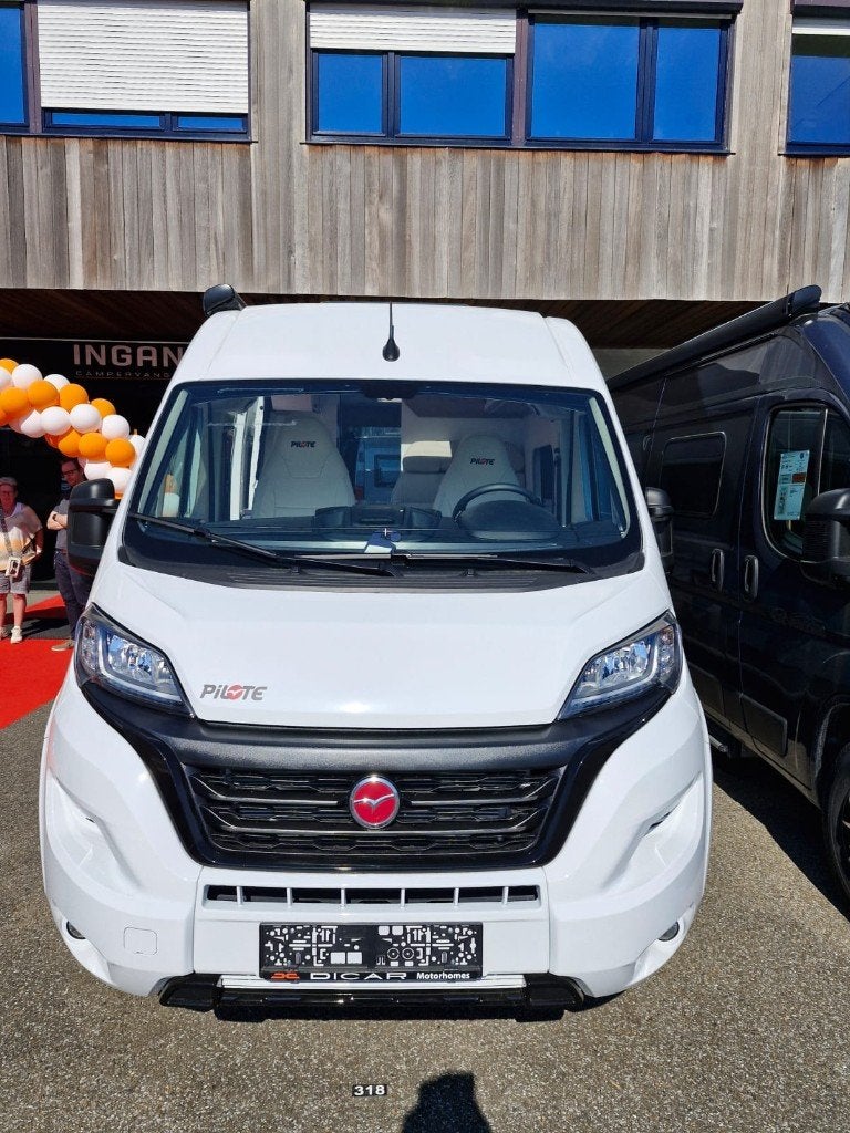 2025 FIAT Ducato 140Pk Automaat met complete luifeltent, Caravans en Kamperen, Automaat, Chemisch toilet, 6 tot 7 meter, Diesel