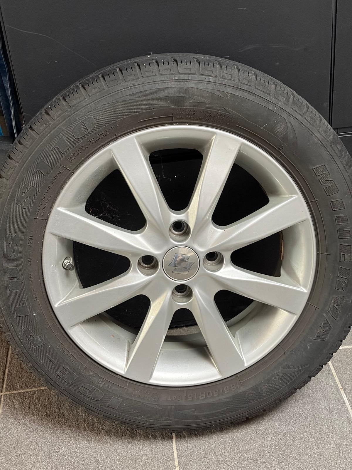 Winterbanden met velgen 185/60R15 84T, Ophalen, Gebruikt, 15 inch, Banden en Velgen