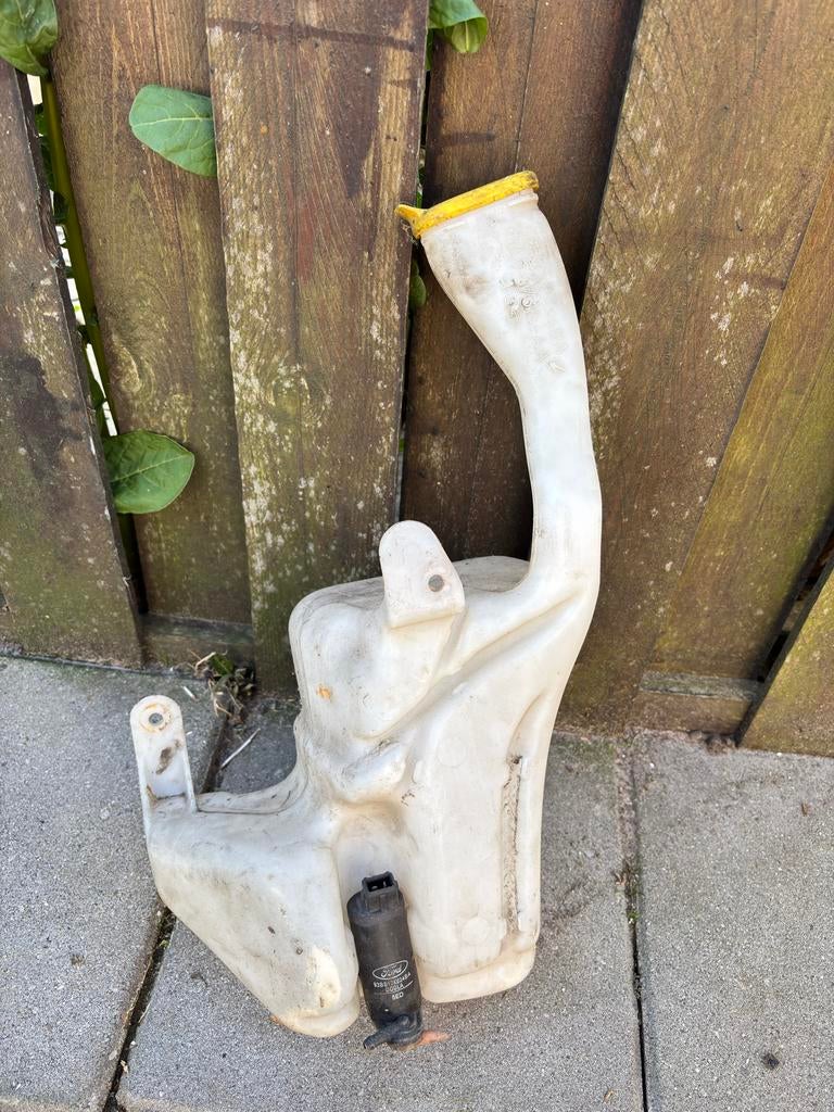Ruitenwisservloeistof reservoir Ford Escort met pompje, Ophalen of Verzenden, Gebruikt, Ford