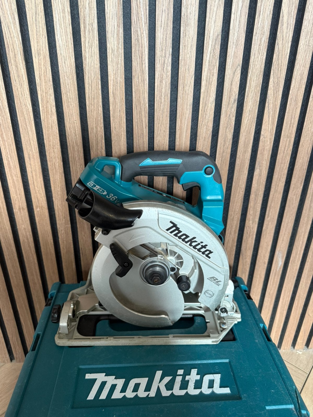 Makita DHS782 set, Doe-het-zelf en Verbouw, Ophalen, Cirkelzaag, Zo goed als nieuw, 30 tot 70 mm