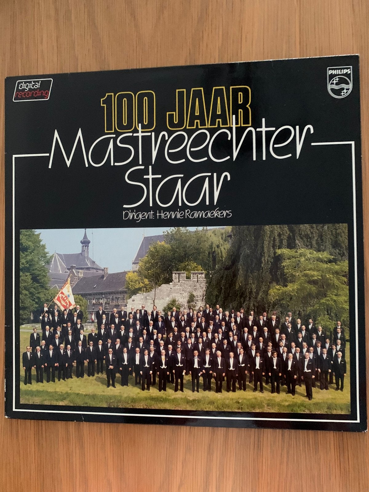 100 jaar Maastreechter Staar, Overige typen, Inclusief binnenhoes, Ophalen of Verzenden, Zo goed als nieuw