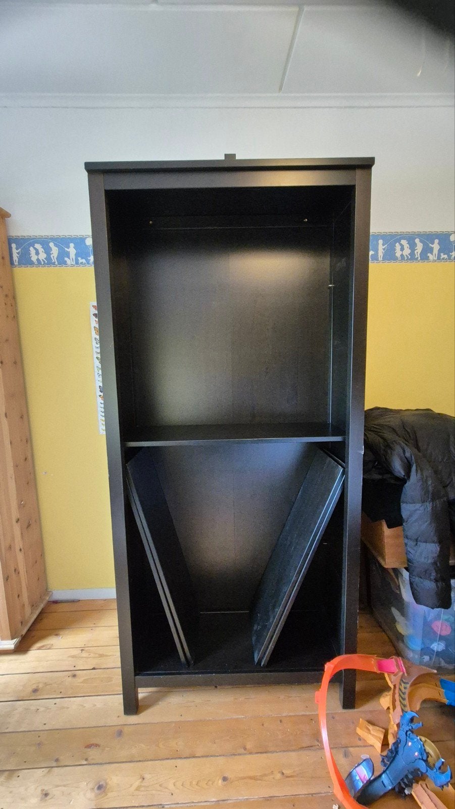 Hemnes Boekenkast - Zwartbruin, Ophalen, Met plank(en), Gebruikt, 50 tot 100 cm