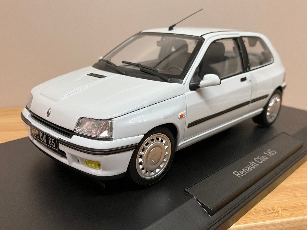 Renault Clio 16 S van 1991 in het wit  1/18 Norev, Hobby en Vrije tijd, Ophalen of Verzenden, Nieuw, Auto, Norev