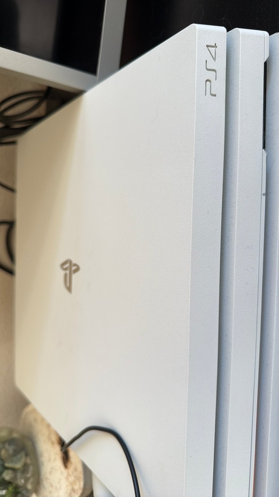 Ps4 pro wit 1TB met 2 controllers., Met 2 controllers, Ophalen of Verzenden, Zo goed als nieuw, 1 TB