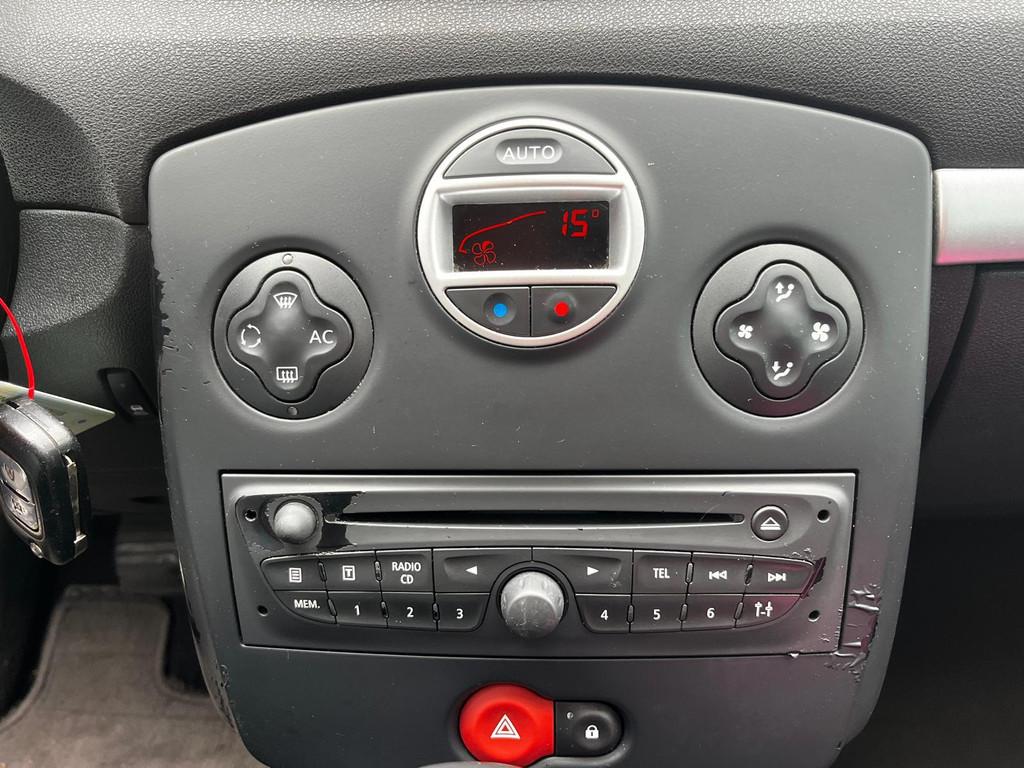 Renault Clio Estate 1.6-16V Dynamique (Automaat, Panoramadak, 535 kg, Gebruikt, 4 cilinders, Origineel Nederlands