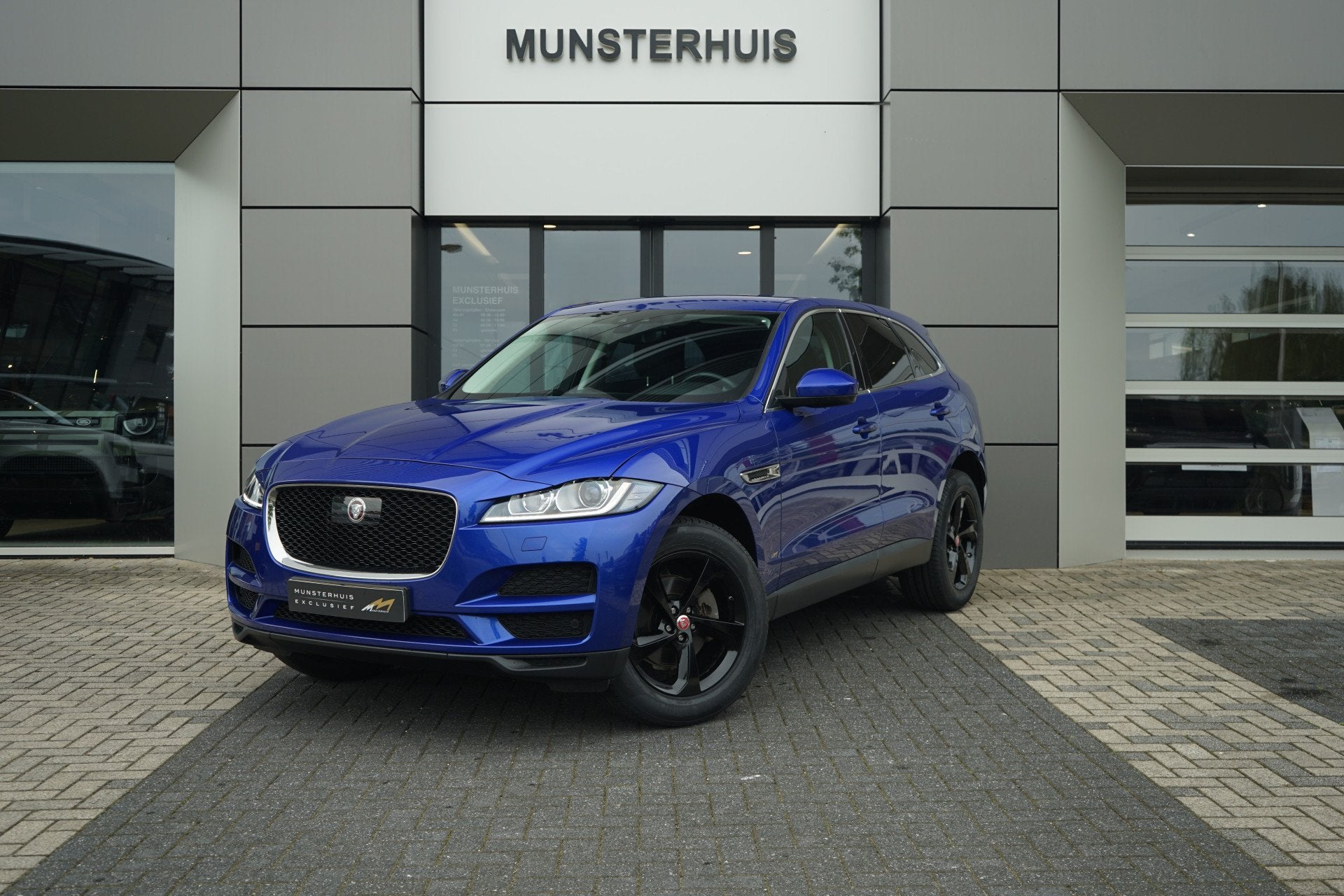 Jaguar F-Pace 2.0t AWD Pure | Verwarmde voorstoelen | Adapti, Auto's, Jaguar, 12 maanden, Stof, Gebruikt, Blauw
