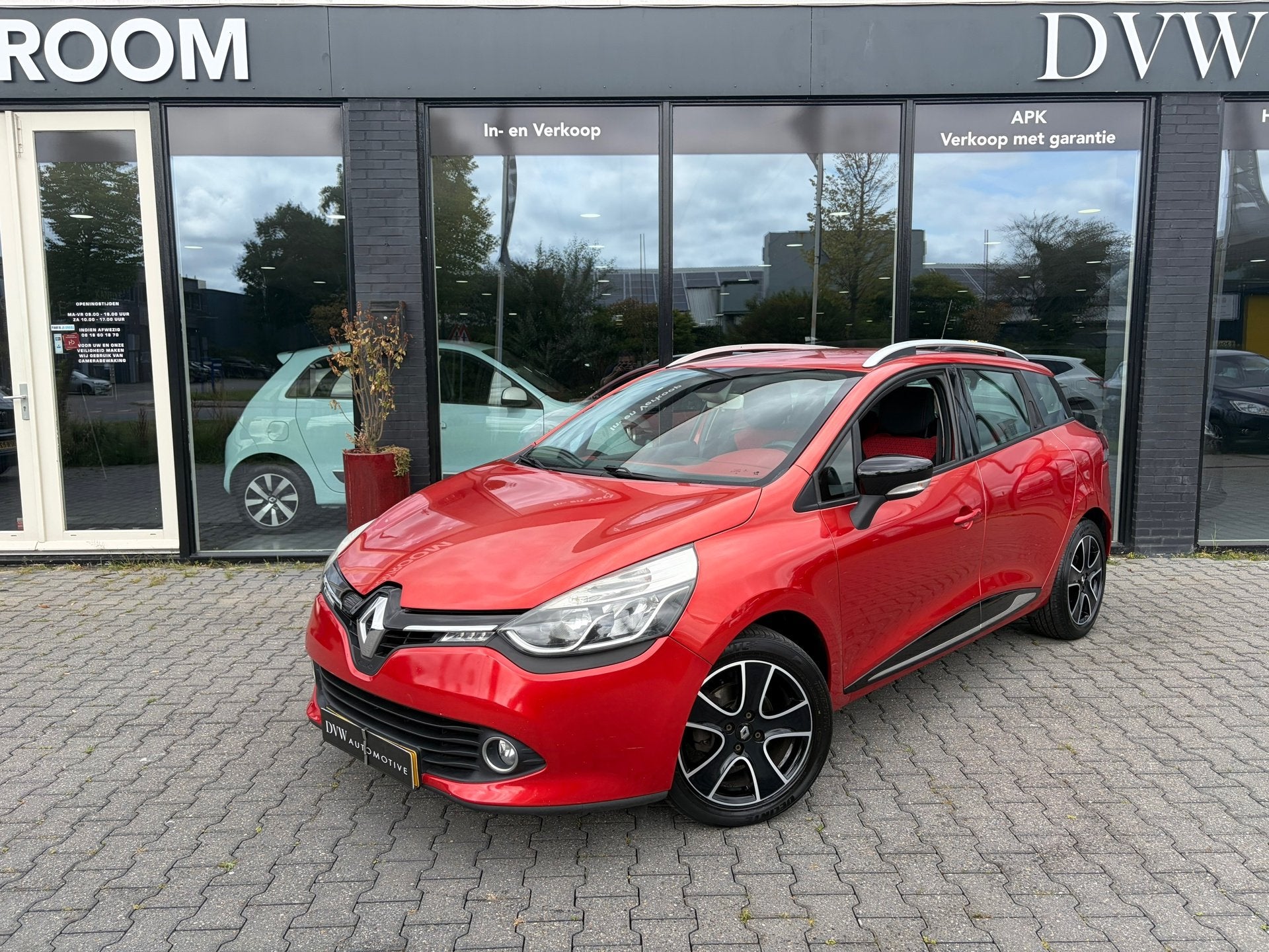 Renault Clio Estate 0.9 TCe Expression, Auto's, Renault, Voorwielaandrijving, Stof, Zwart, Origineel Nederlands