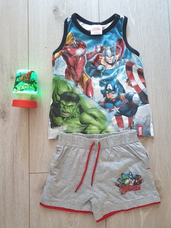Marvel Avengers setje Maat 110 en Nachtlampje, Ophalen of Verzenden, Zo goed als nieuw, Jongen, Setje
