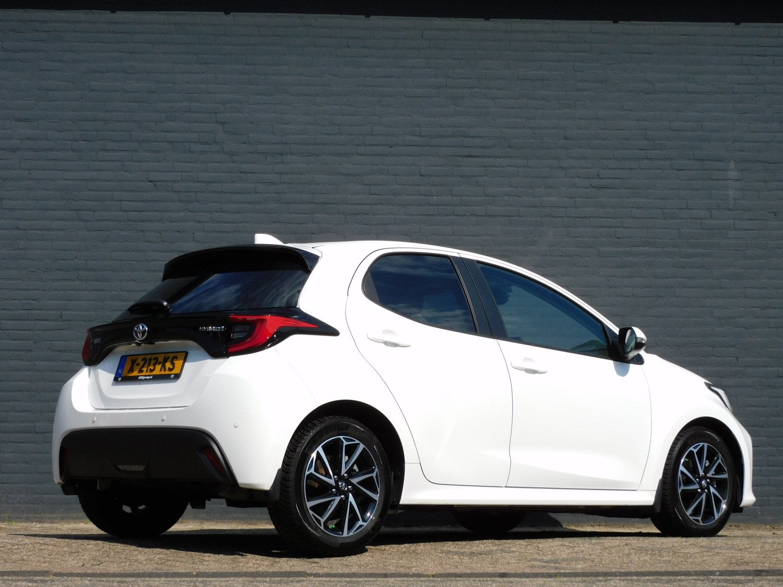 Toyota Yaris 1.5 Hybrid Active TOPSTAAT! DEALER ONDERHOUDEN!, Dealer onderhouden, Gebruikt, LED verlichting, 450 kg