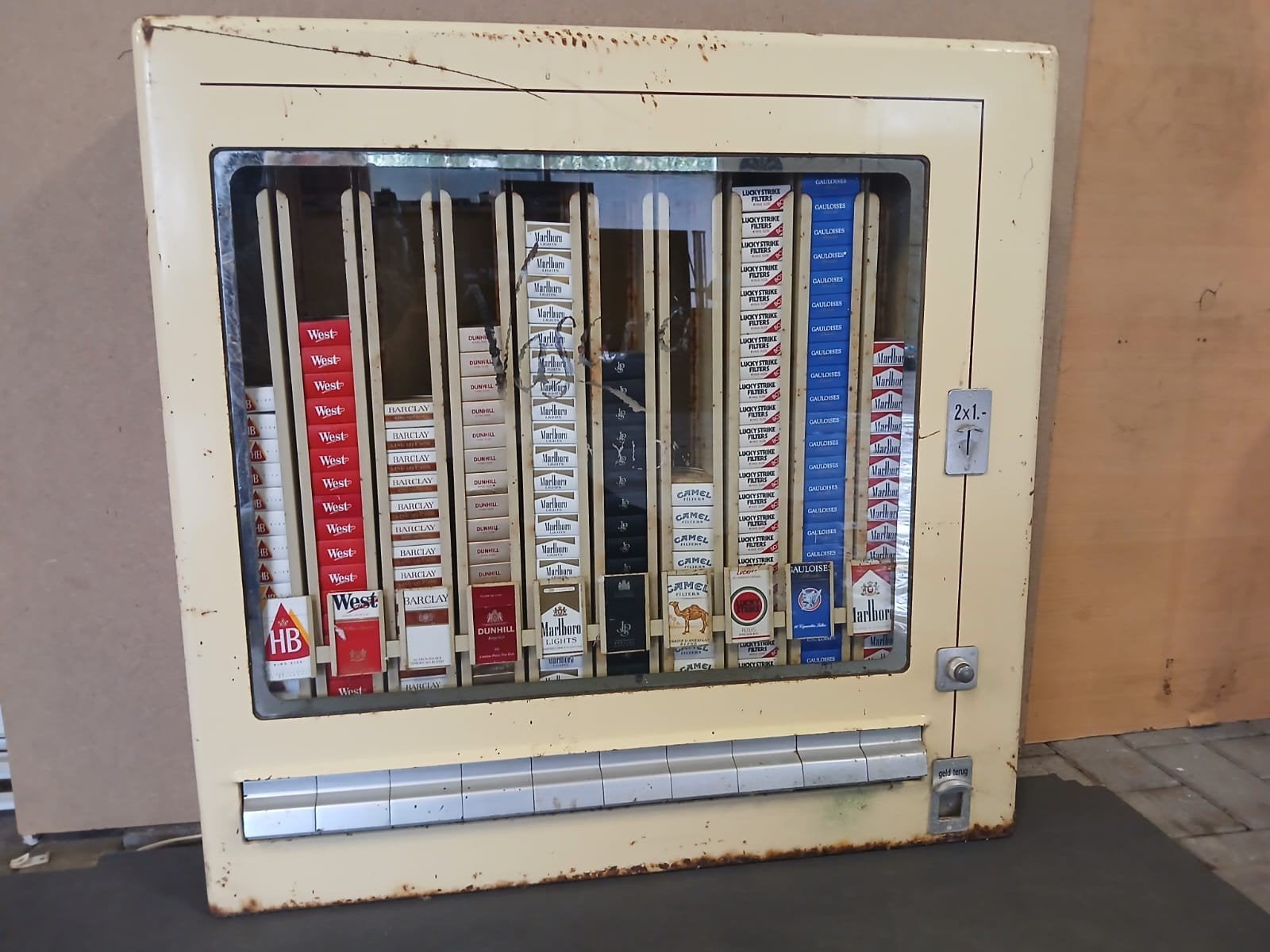 Vintage sigarettenautomaat - Decoratief object, Ophalen, Gebruikt