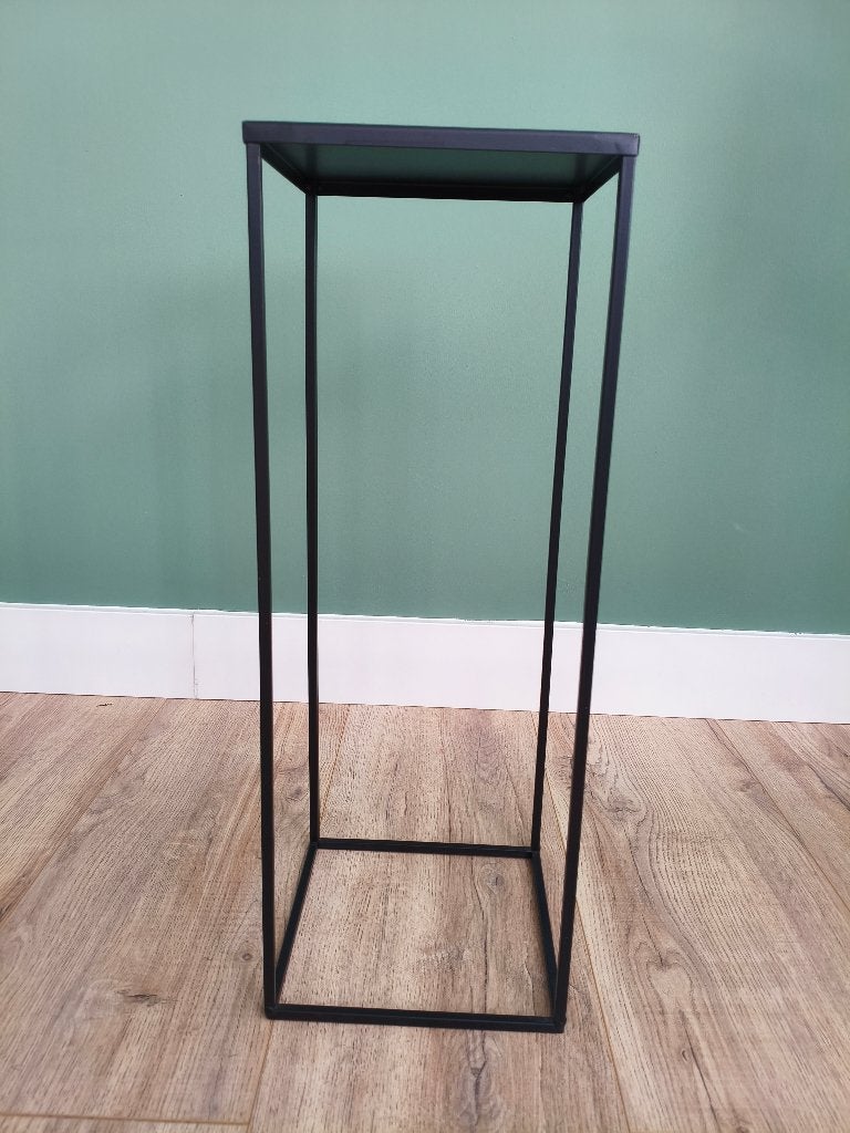 Zwarte metalen plantenstandaard / bijzettafel, Ophalen, Minder dan 50 cm, Gebruikt, Vierkant