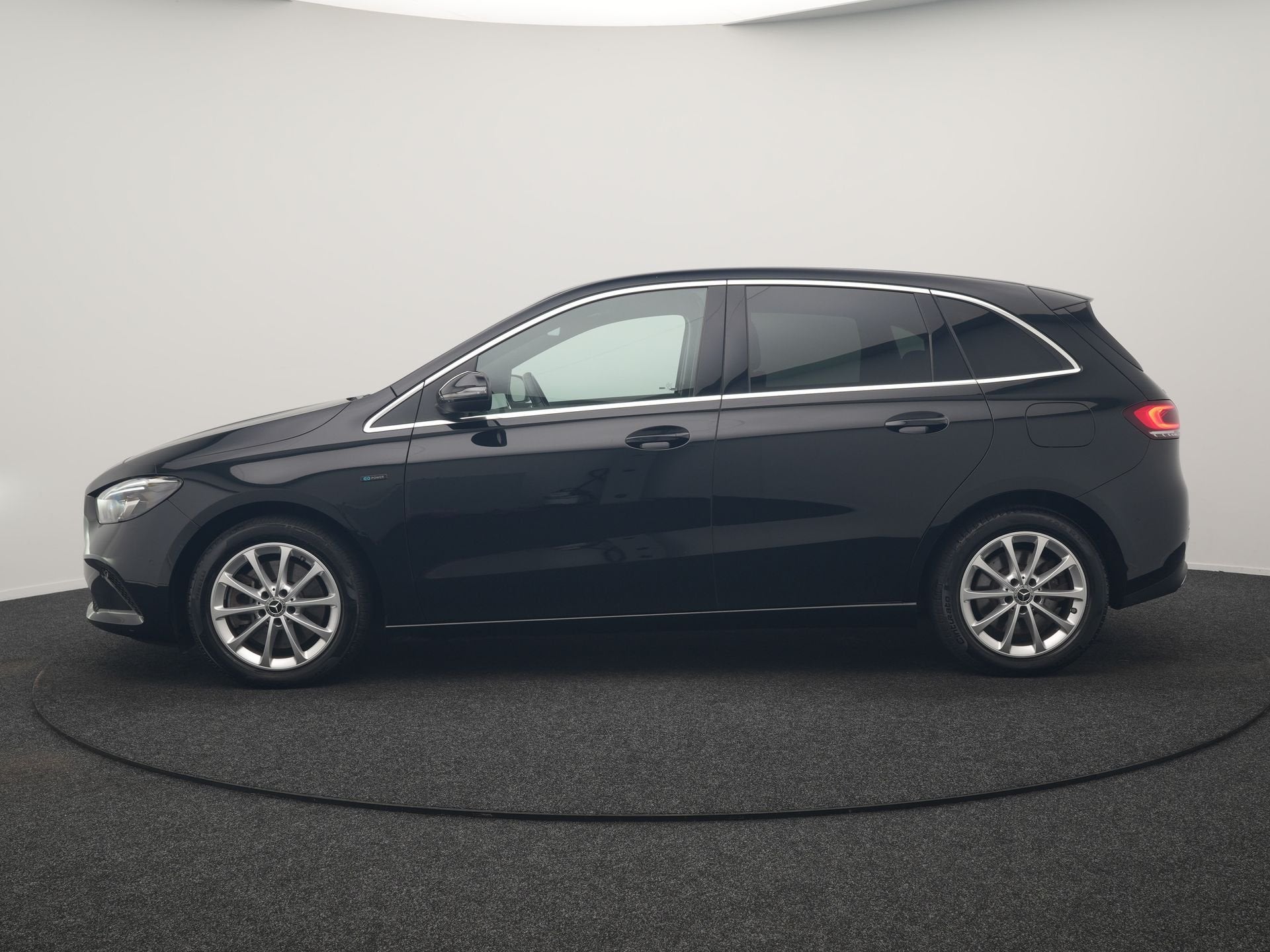 Mercedes-Benz B-Klasse 250 e Advantage PHEV 218pk Dealer O.H, Auto's, Dealer onderhouden, Gebruikt, Zwart, 4 cilinders
