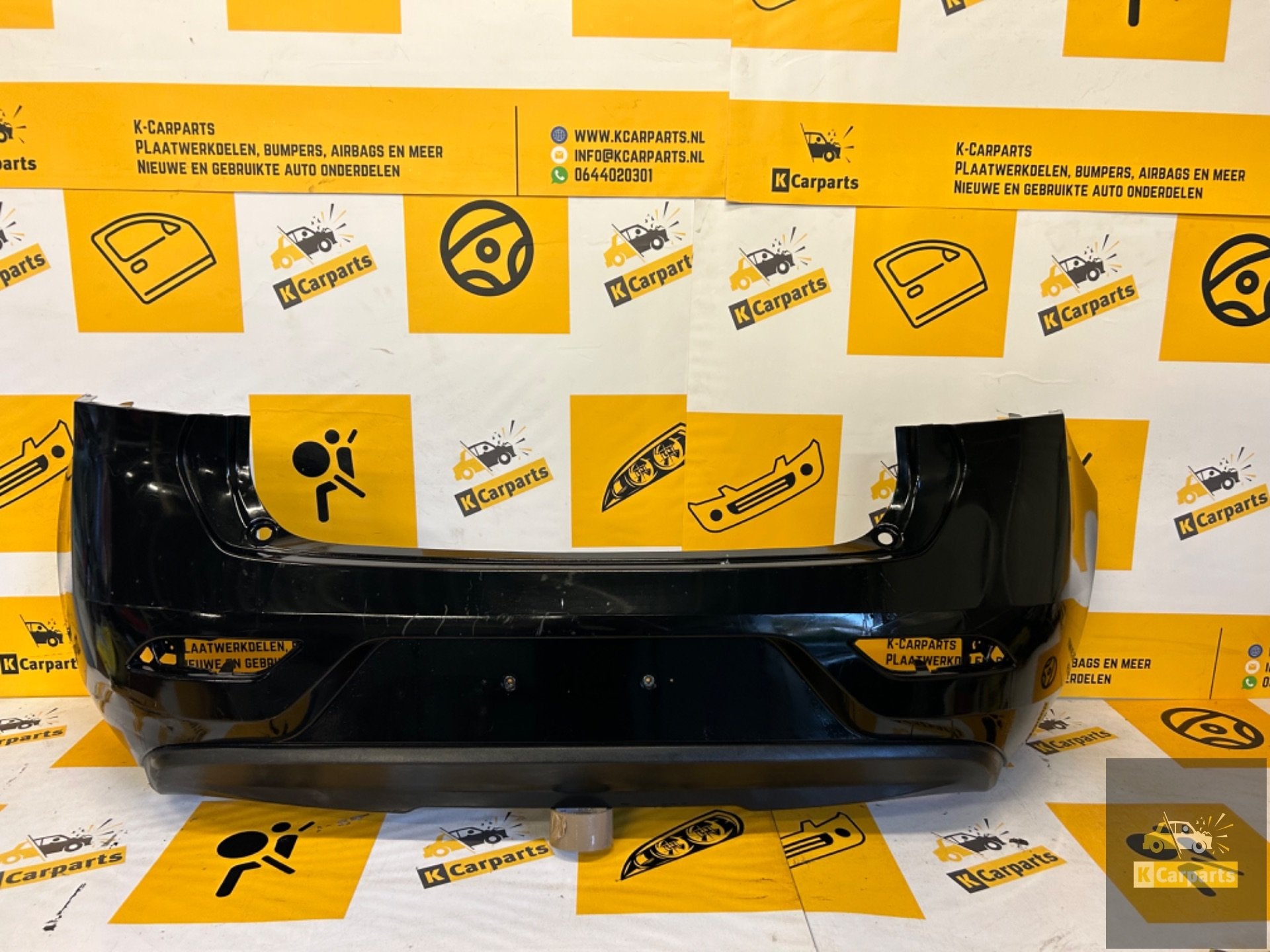 Volvo v40 Achterbumper 2012-2020 bumper, Gebruikt, Gunnar Engellaus vag 8
405 31  Gothenburg, SE, Info@volvocars.com, Ophalen of Verzenden