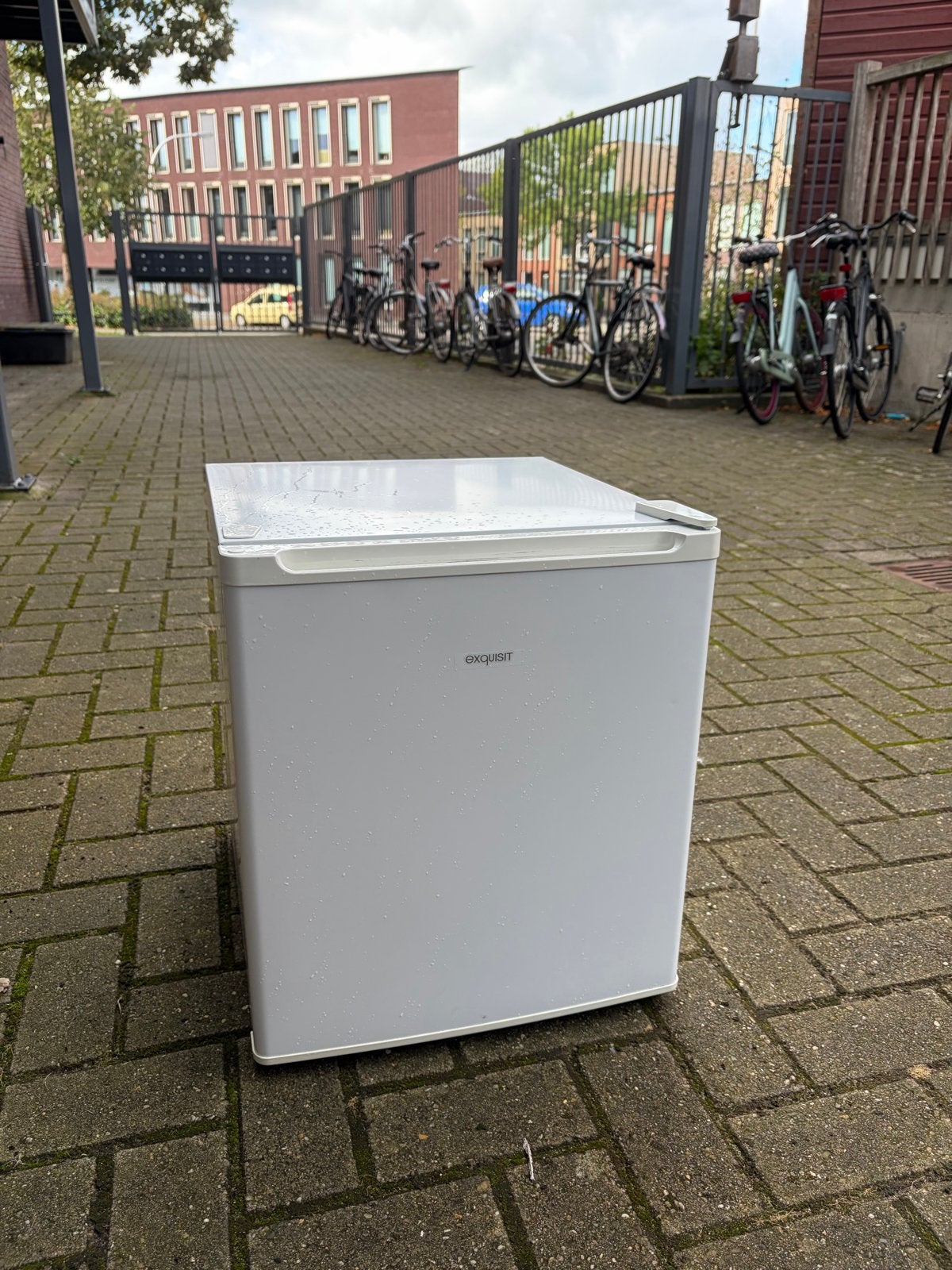 Compacte vriezer - Ideaal voor kleine ruimtes, Witgoed en Apparatuur, Koelkasten en IJskasten, Ophalen, Zonder vriesvak, Energieklasse A of zuiniger