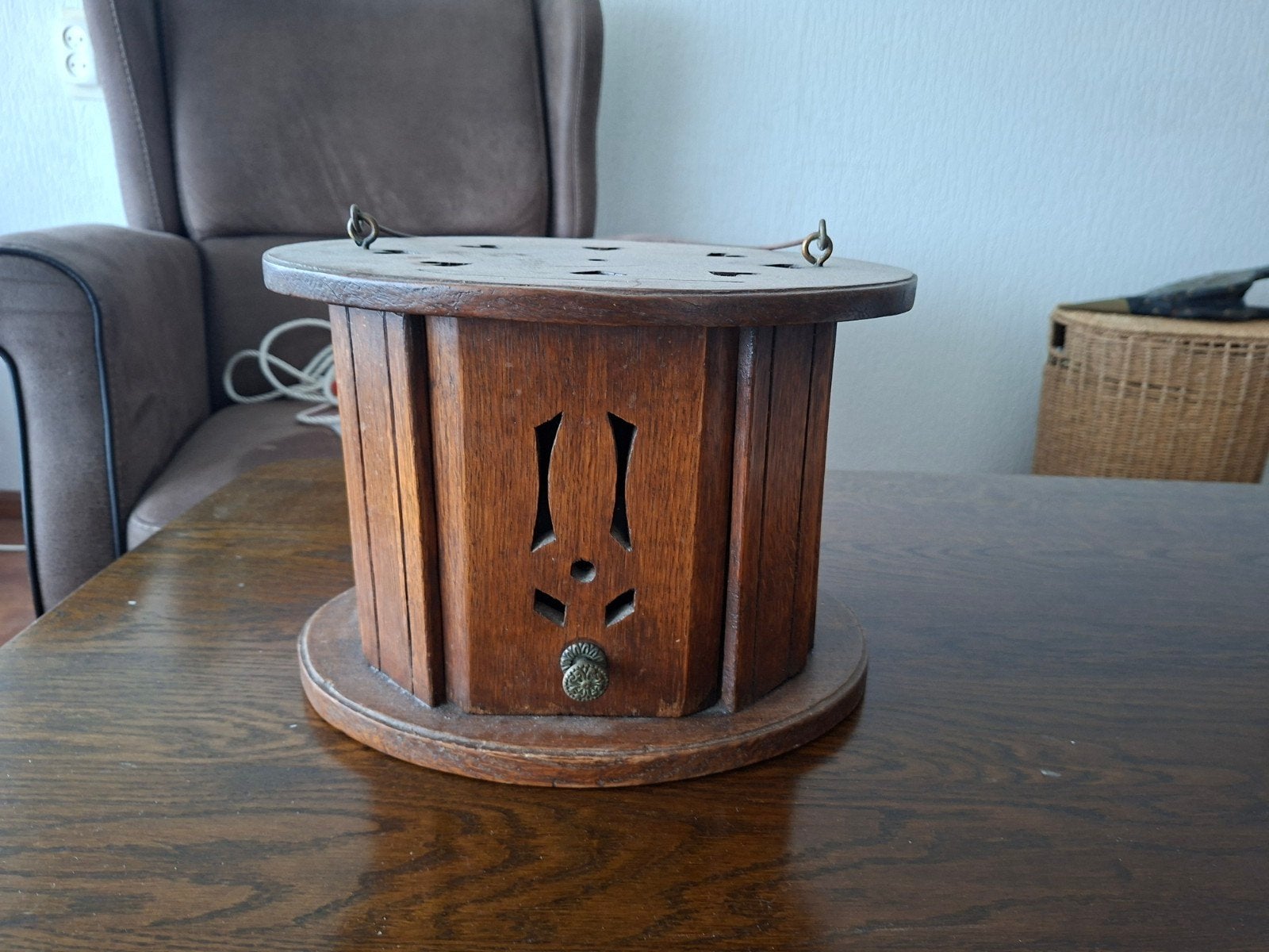 Antieke houten theemuts met hartjesdecoratie, Ophalen of Verzenden
