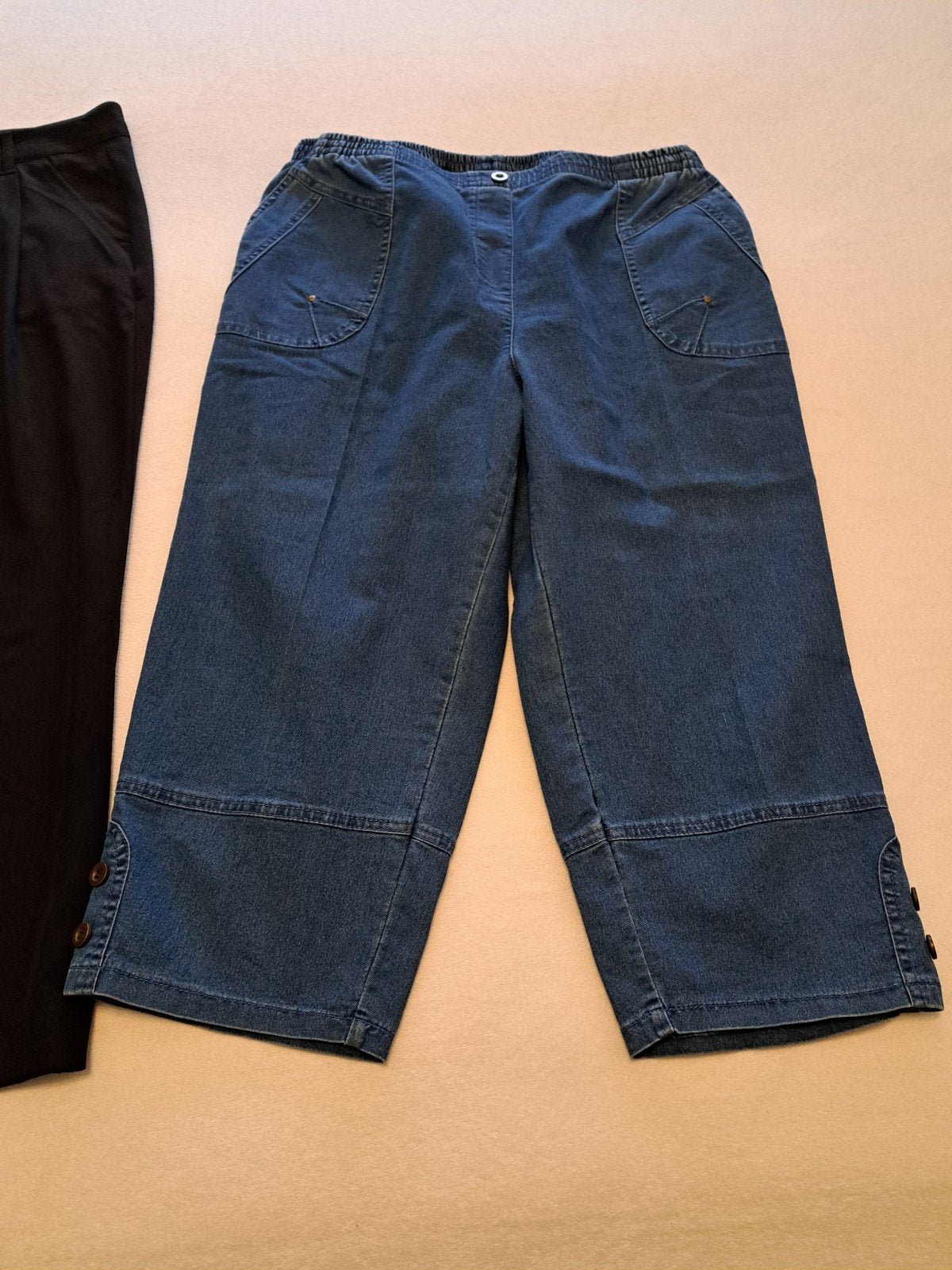 2 NIEUWE DAMES STRETCH BROEKEN MAAT 46., Kort, Blauw, Maat 46/48 (XL) of groter, Nieuw