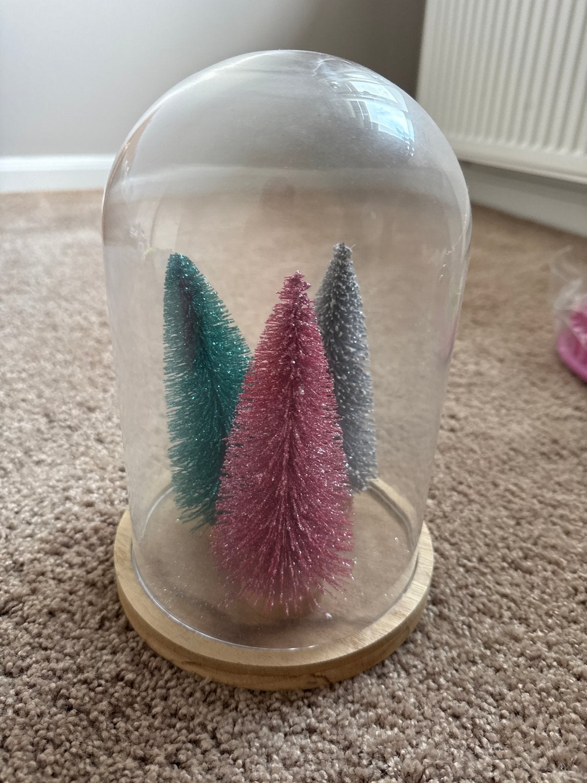 Stolp met kerstboompjes - Feestelijke decoratie, Glas, Ophalen of Verzenden, Zo goed als nieuw, Inclusief decoratie