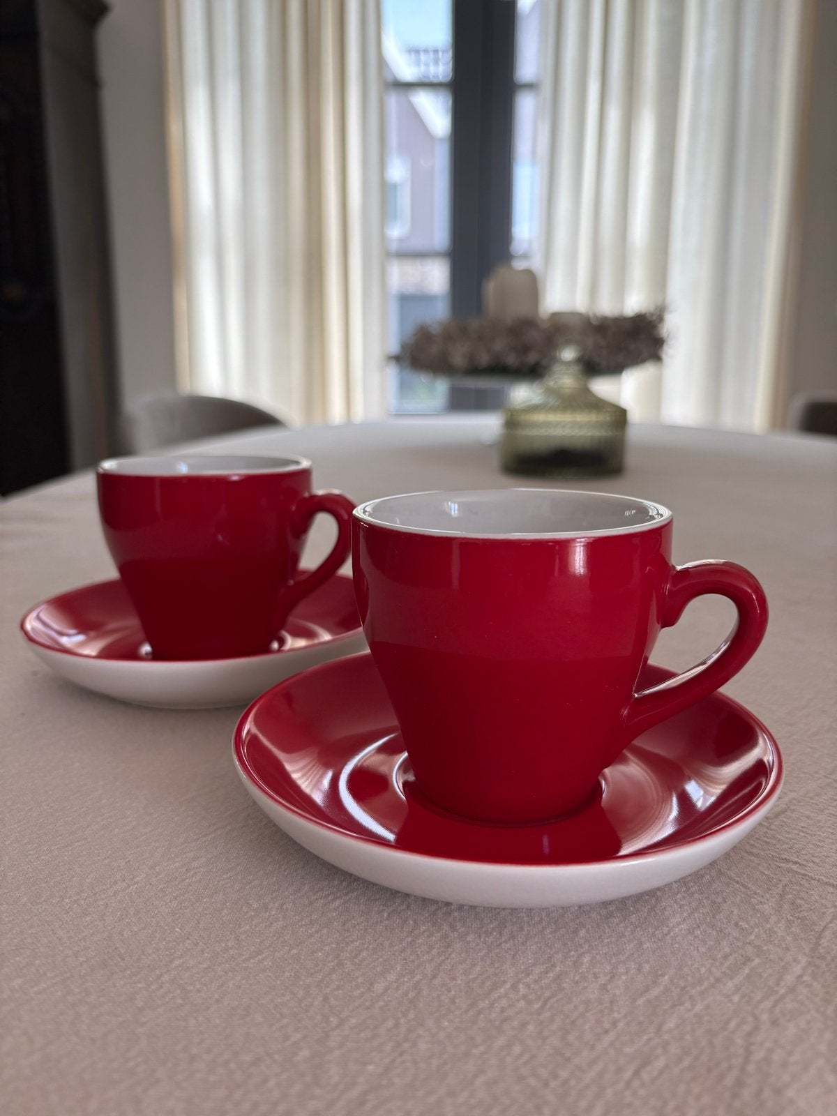 2 koffiekopjes met schotel van Swan of Denmark - Rood/Wit, Ophalen, Zo goed als nieuw, Keramiek, Kop(pen) en/of Schotel(s)
