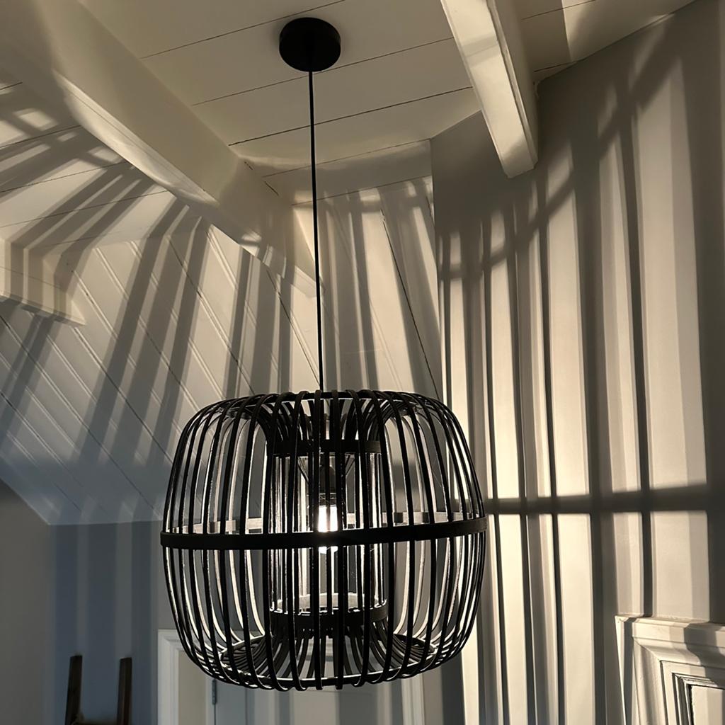 Zwarte hanglamp, Huis en Inrichting, Lampen | Kroonluchters, Ophalen, Zo goed als nieuw