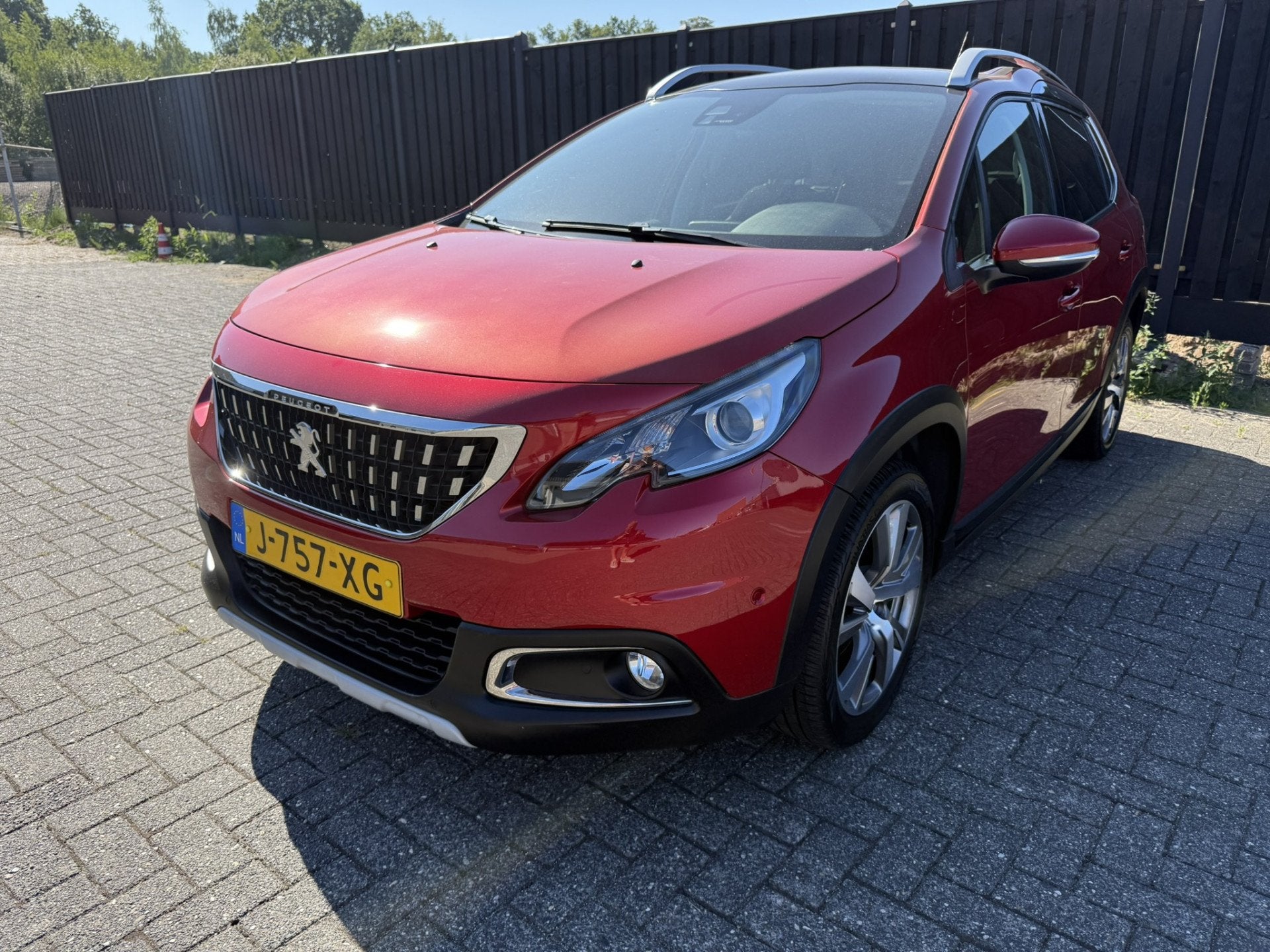 Peugeot 2008 1.2 PureTech GT-Line | AUTOMAAT | PDC | CAMERA, Auto's, Peugeot, 1199 cc, Leder en Stof, Bedrijf, 630 kg
