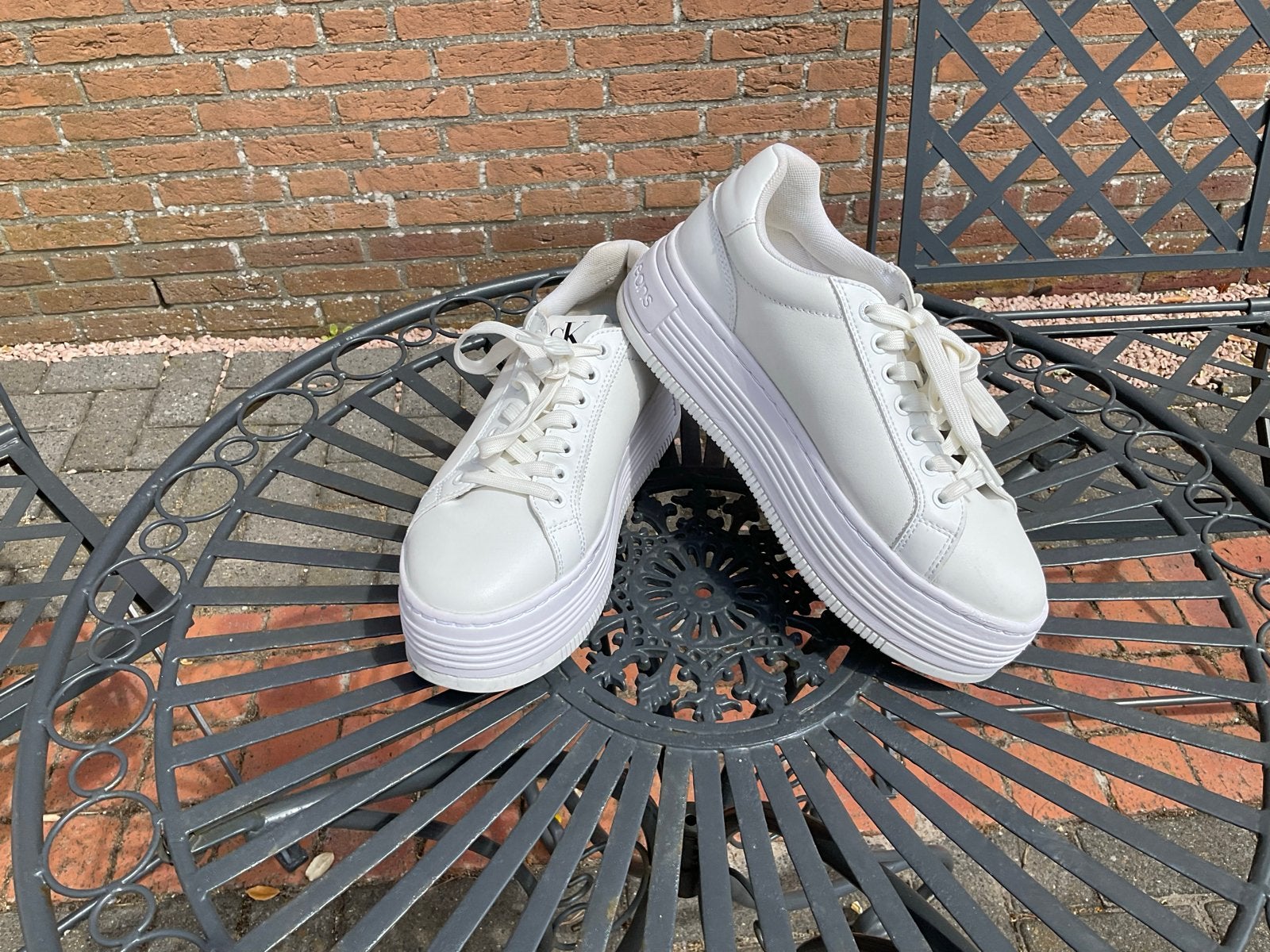 Calvin Klein Witte Sneakers Maat 39 - 25 cm, Wit, Ophalen of Verzenden, Sneakers of Gympen, Zo goed als nieuw