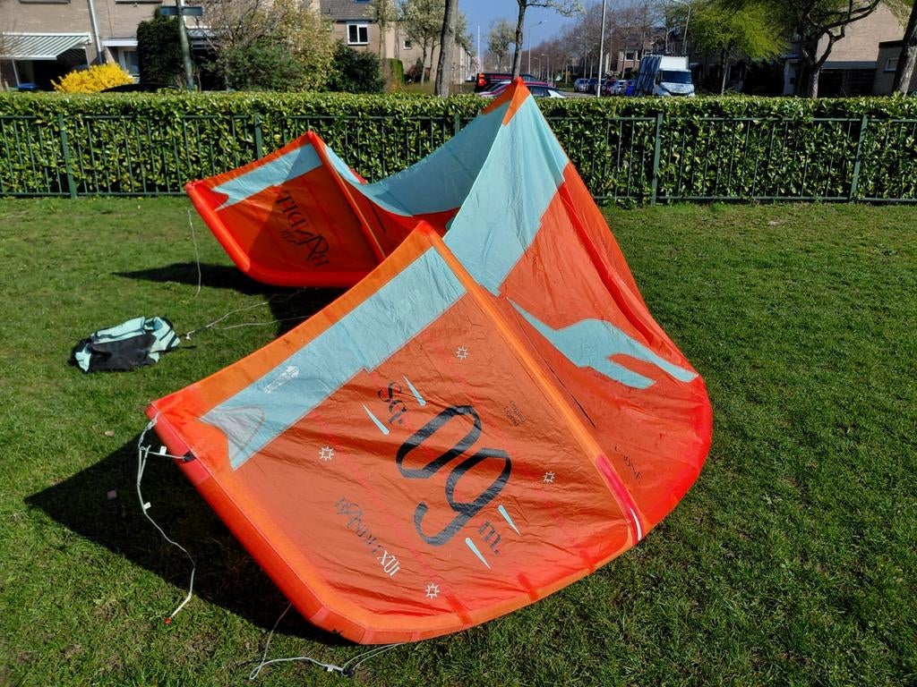 F-One Bandit 9 meter met bar 2023, Watersport en Boten, Kitesurfen, Geen board, Ophalen of Verzenden, Gebruikt, 9 m²