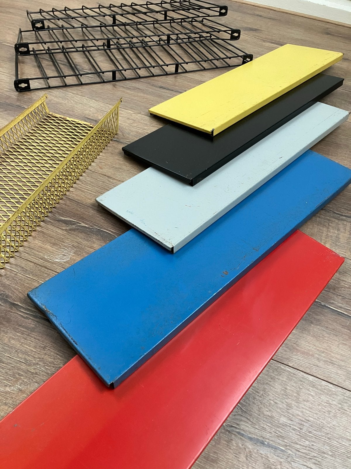 Tomado wandrek met 5 planken en unieke opbergplank, Ophalen, Vintage, Gebruikt, Meerkleurig
