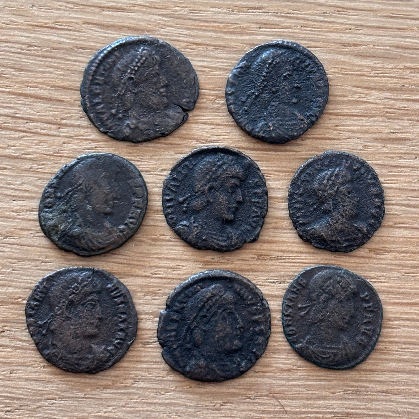 Lot 8 Romeinse munten, laat-Romeins brons, 4e eeuw, Verzenden, Overige landen
