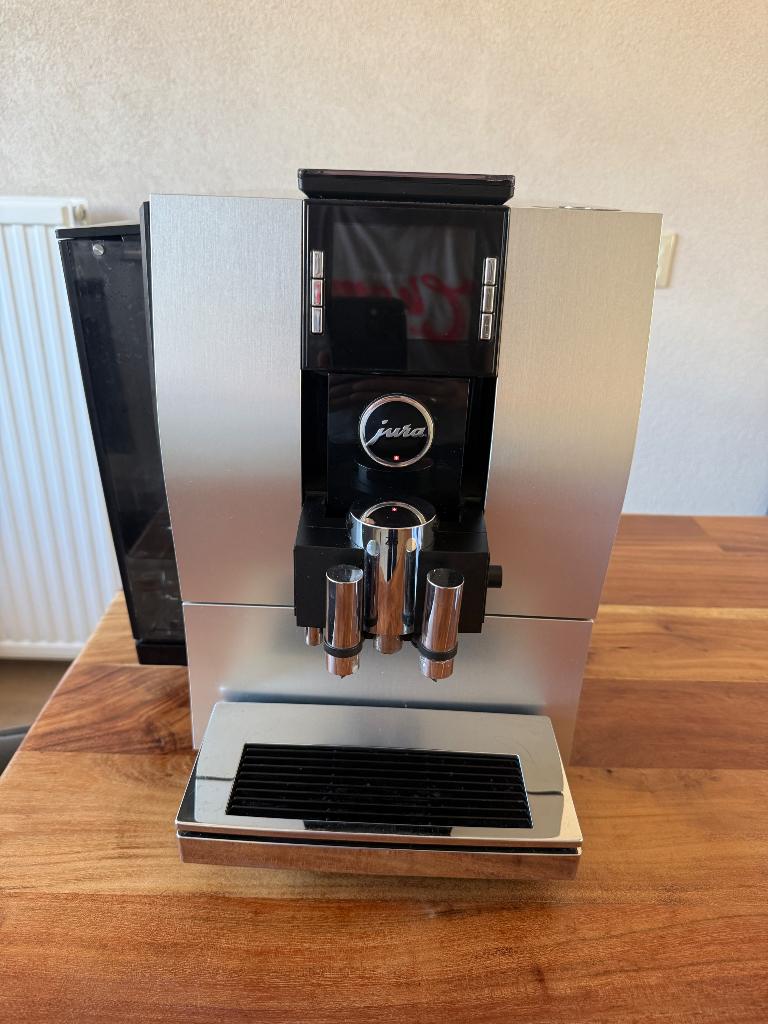 Jura Z6 Volautomatische Koffiemachine, Ophalen, 10 kopjes of meer, Koffiemachine, Zo goed als nieuw